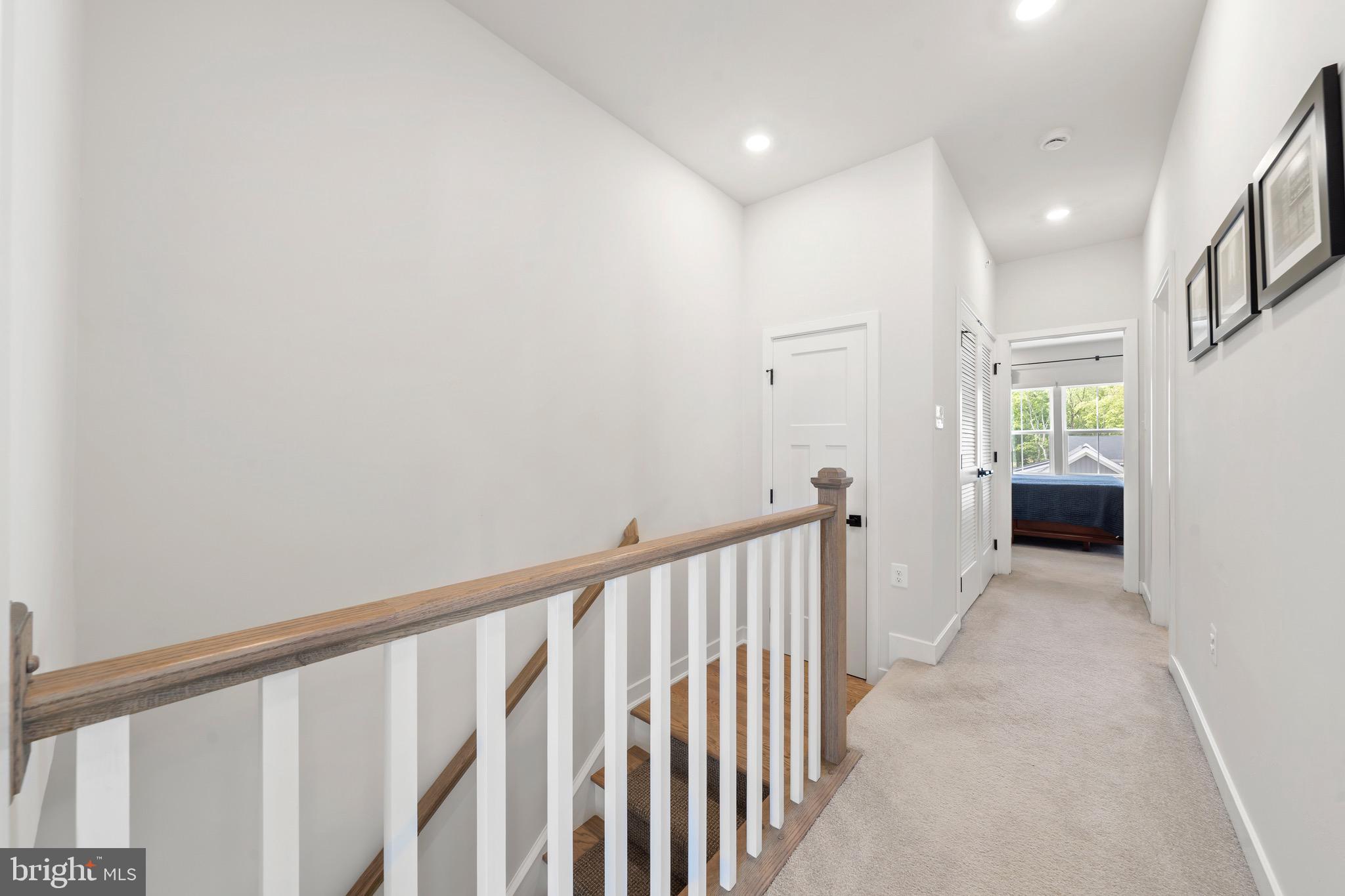 PONDS EDGE - Residential