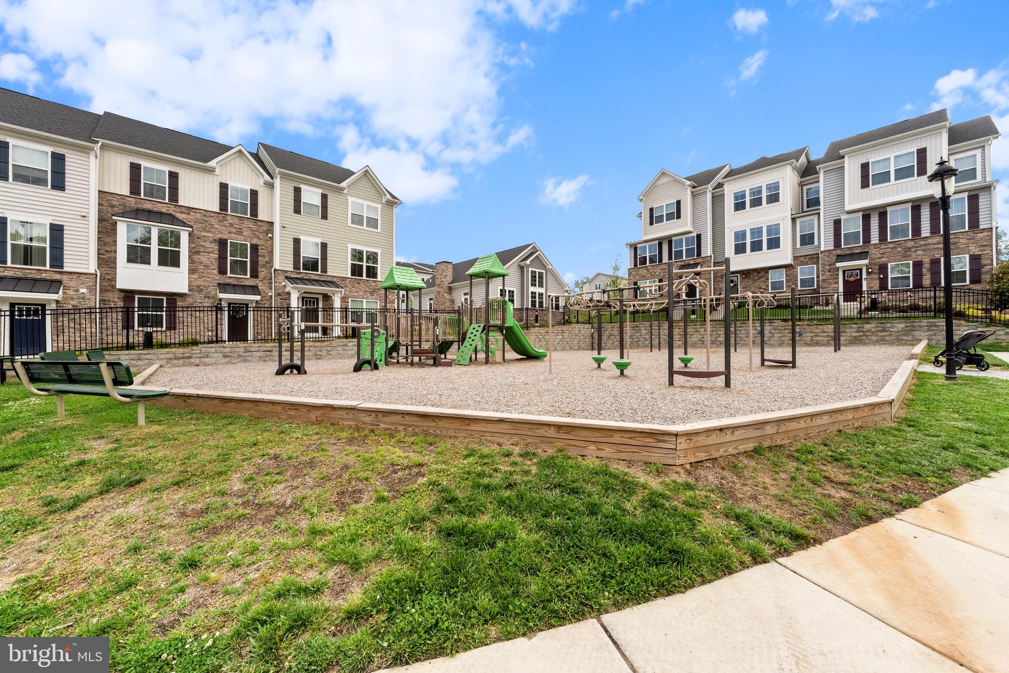 PONDS EDGE - Residential