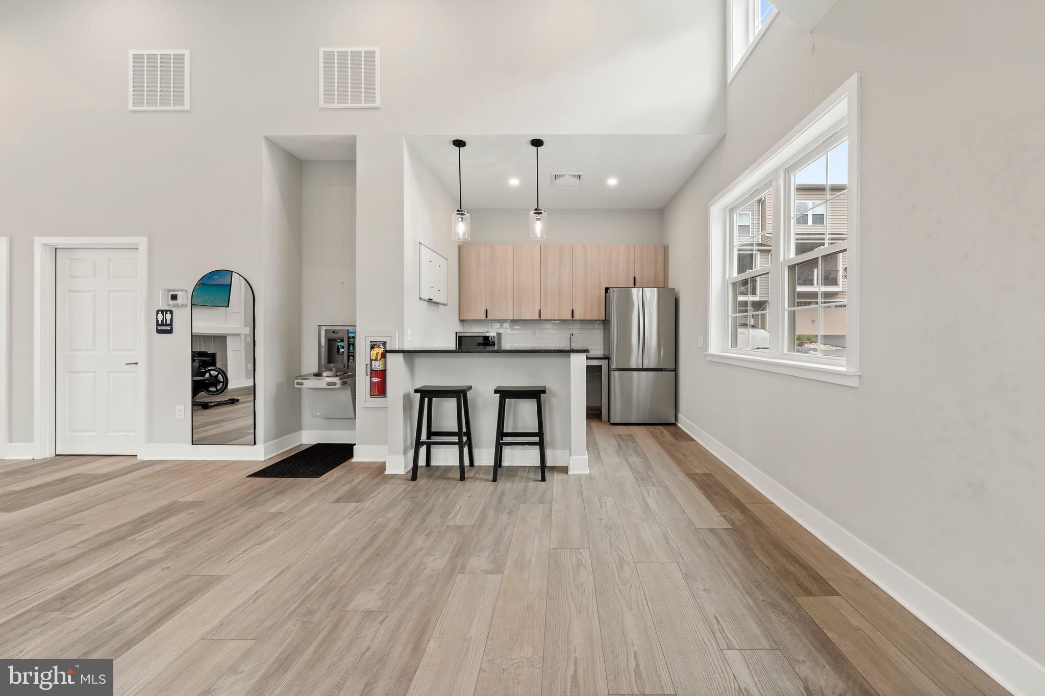PONDS EDGE - Residential