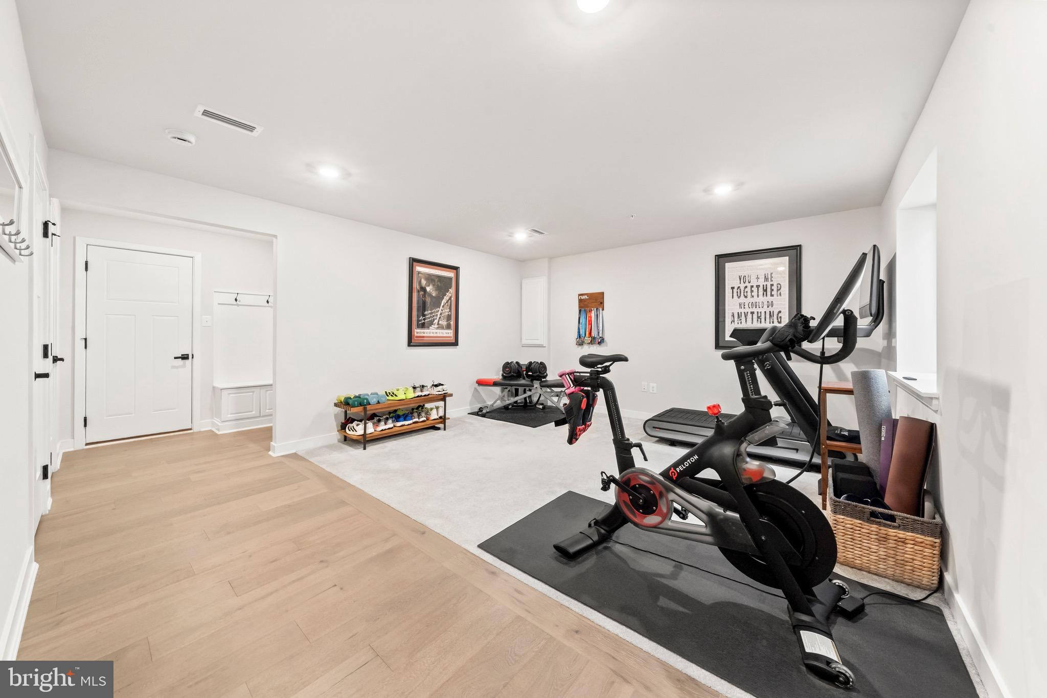 PONDS EDGE - Residential