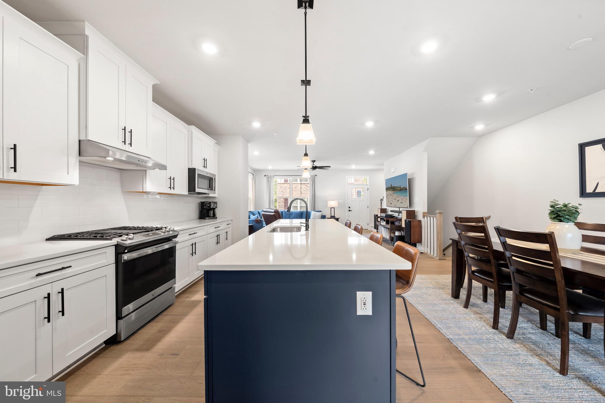 PONDS EDGE - Residential