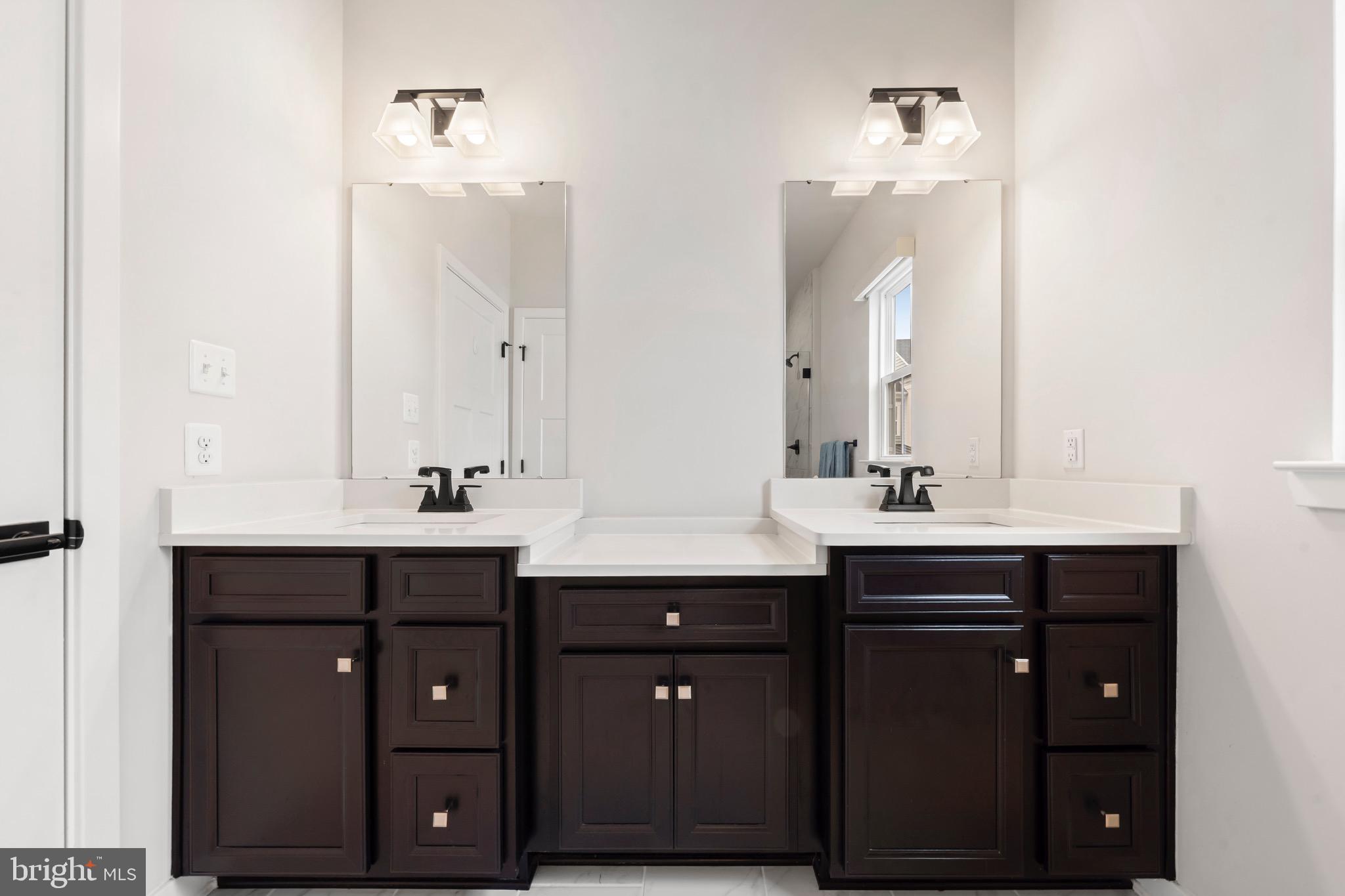 PONDS EDGE - Residential