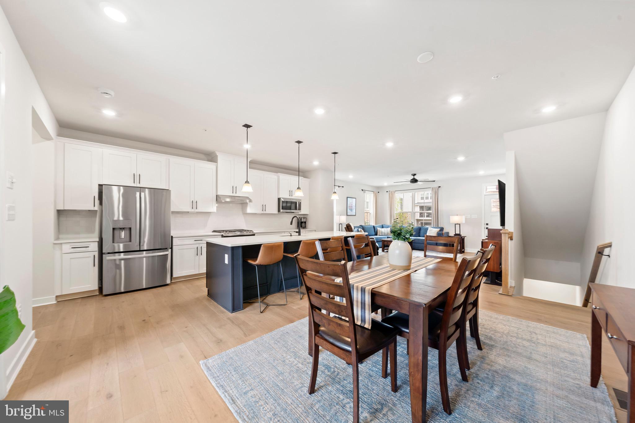 PONDS EDGE - Residential