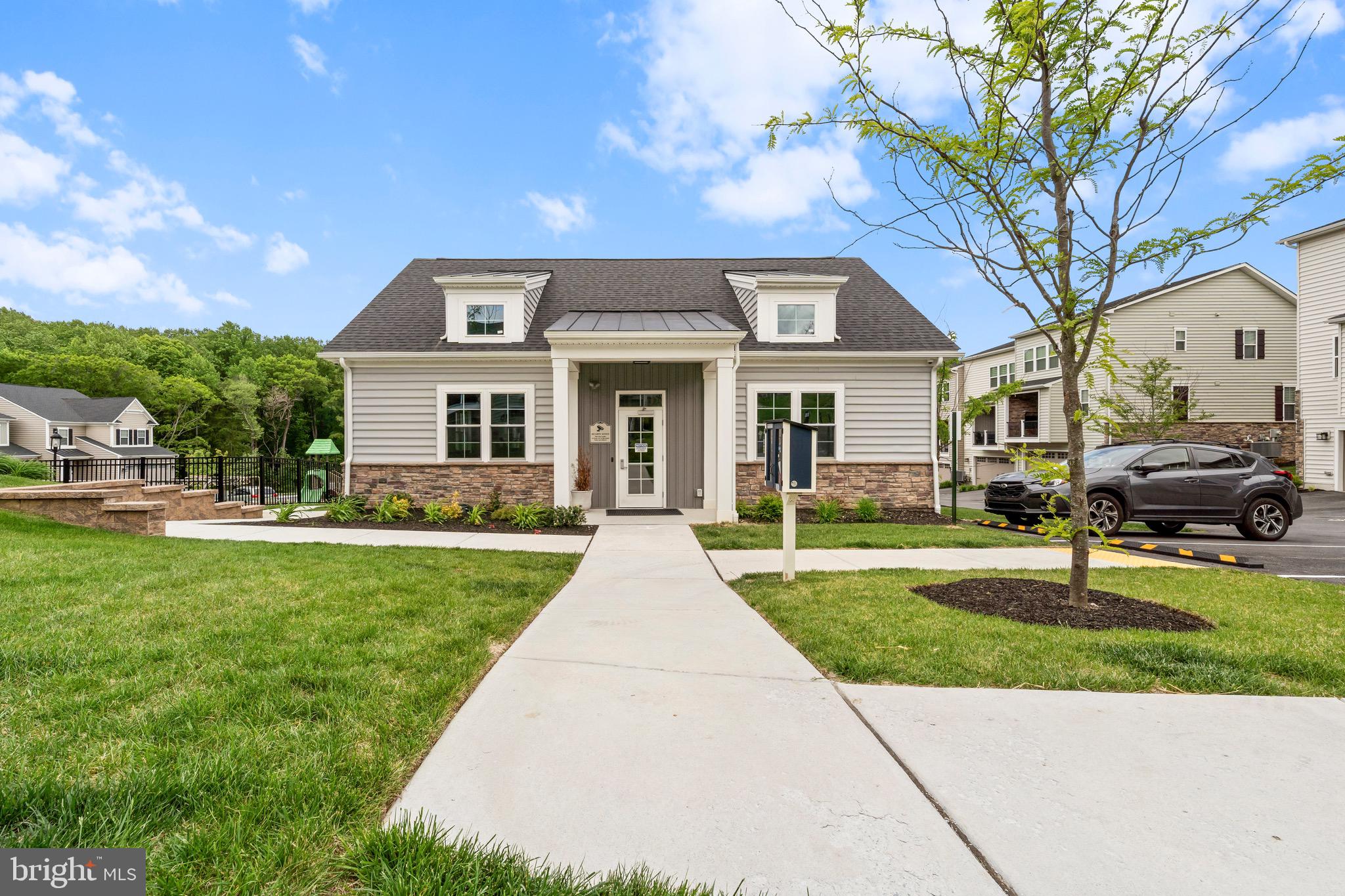 PONDS EDGE - Residential