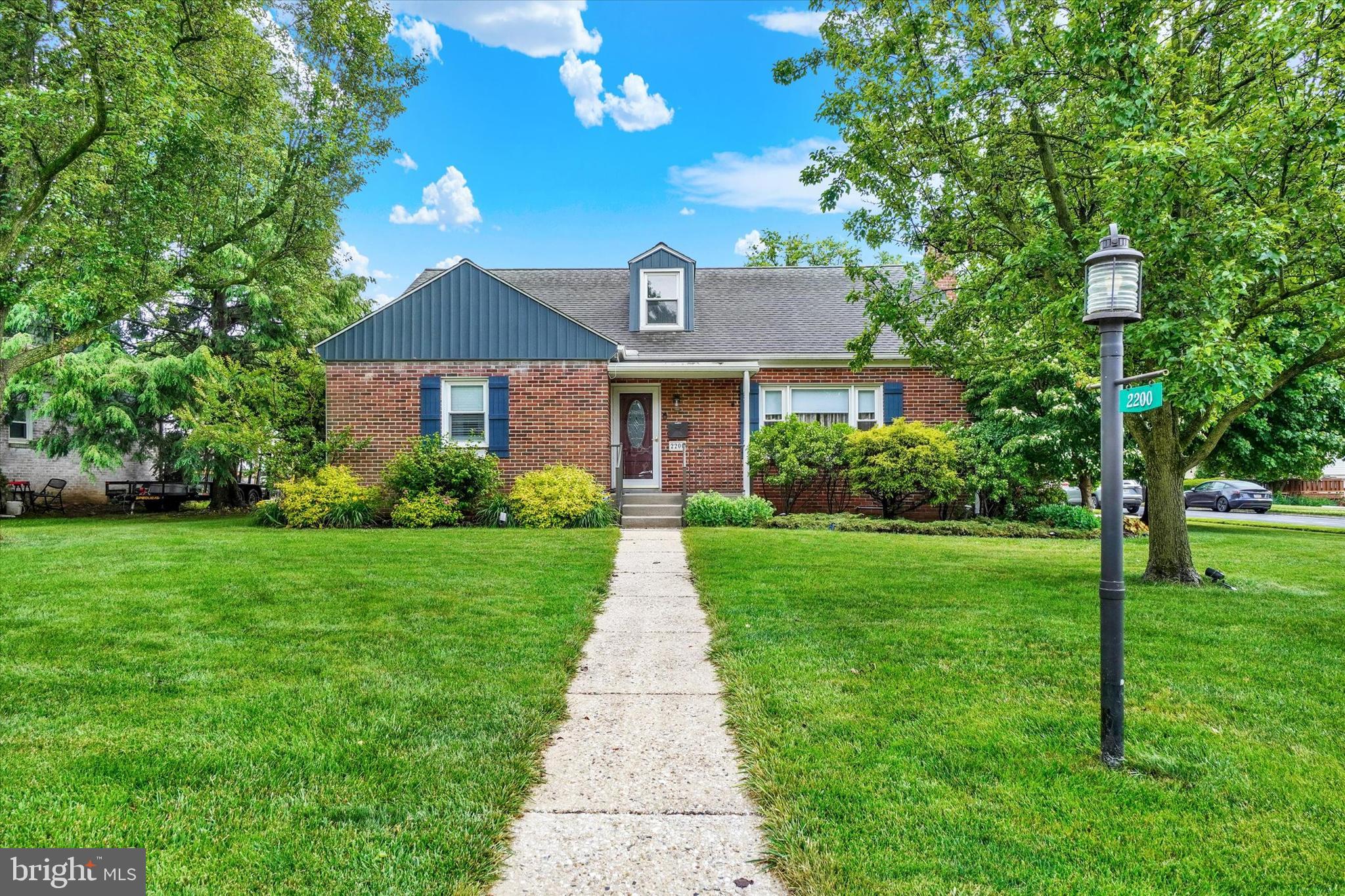 2200 EASTERN BOULEVARD