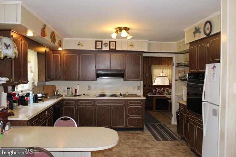 STILL POND - Residential Lease