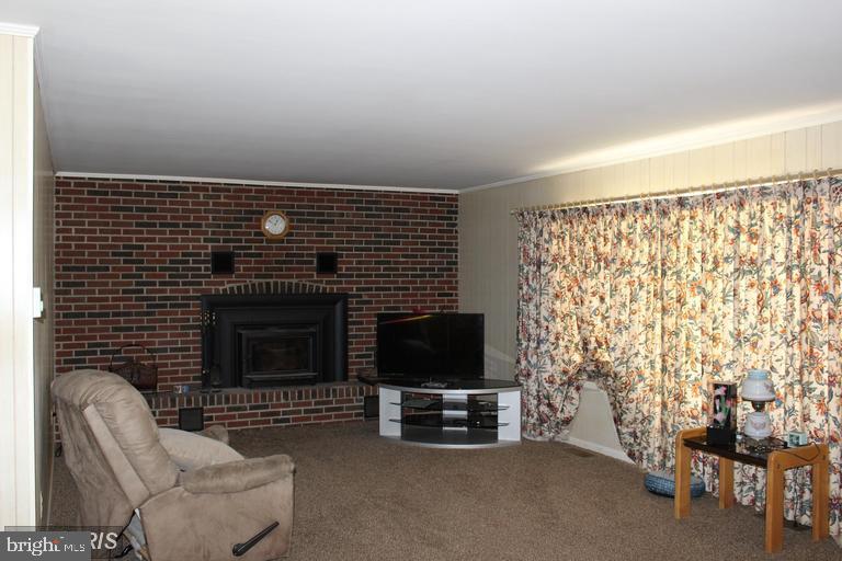 STILL POND - Residential Lease