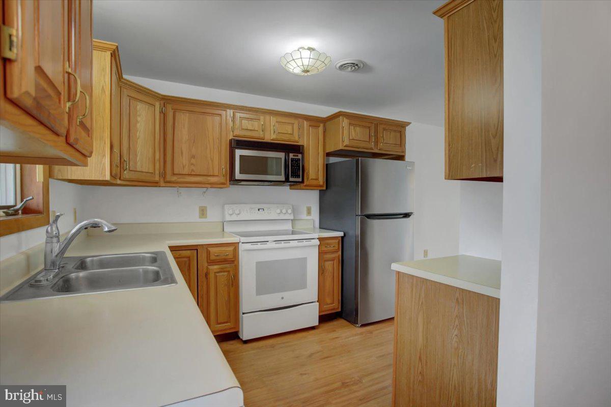 RUSTIC HILL - Residential