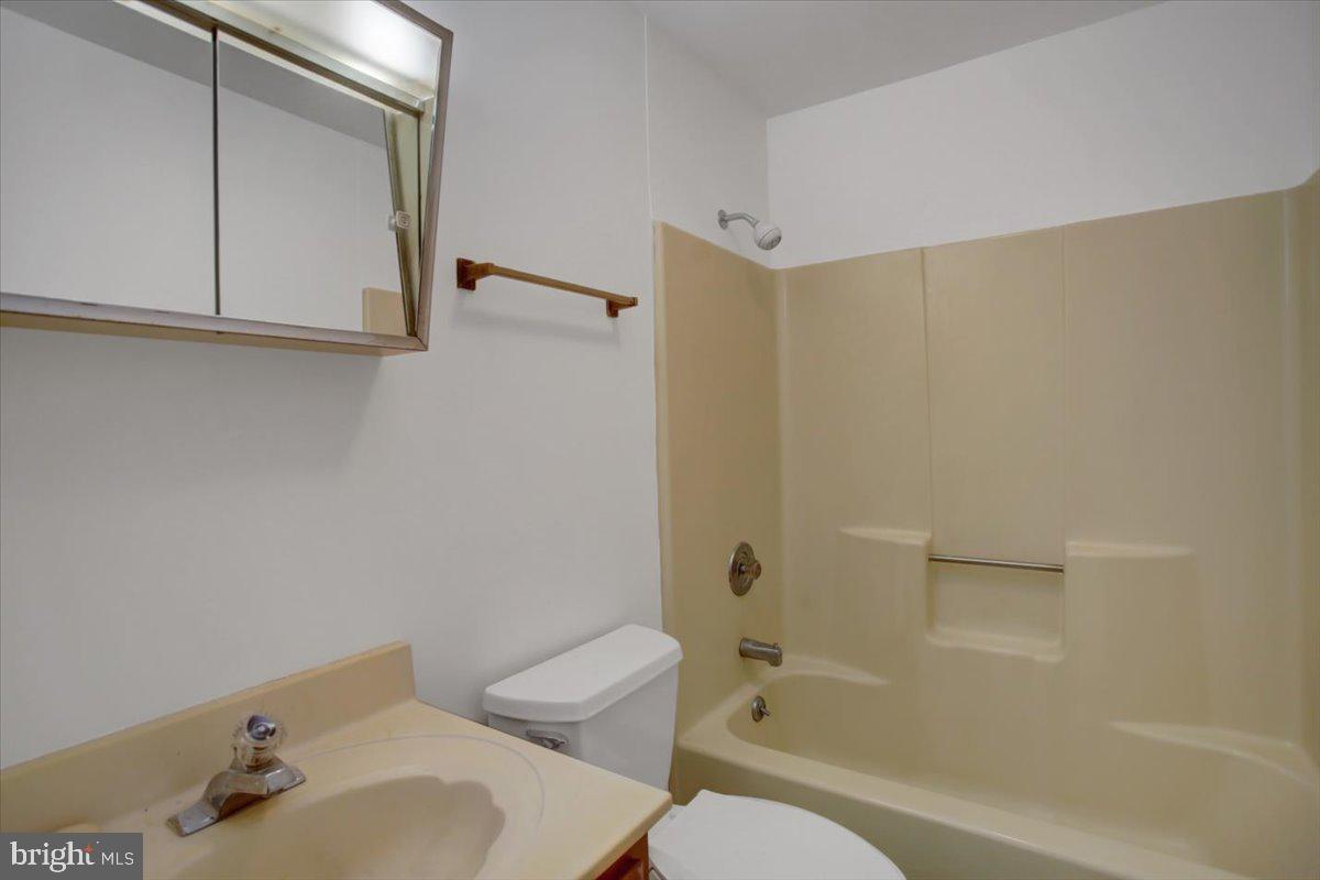 RUSTIC HILL - Residential