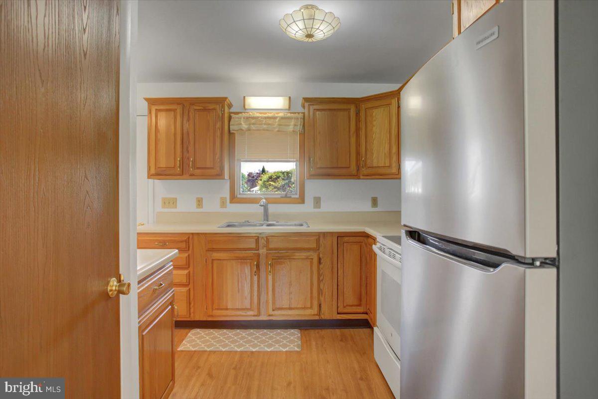 RUSTIC HILL - Residential