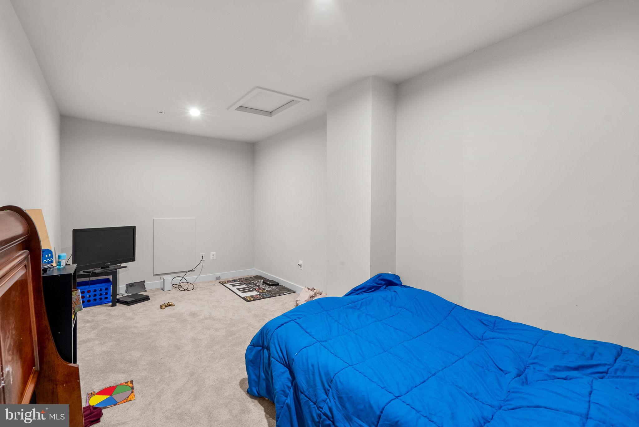 JAMES RUN CARRIAGE HOMES - Residential