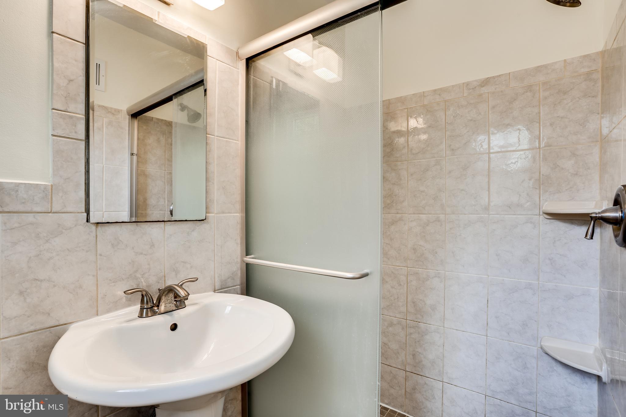 PINEVIEW - Residential Lease