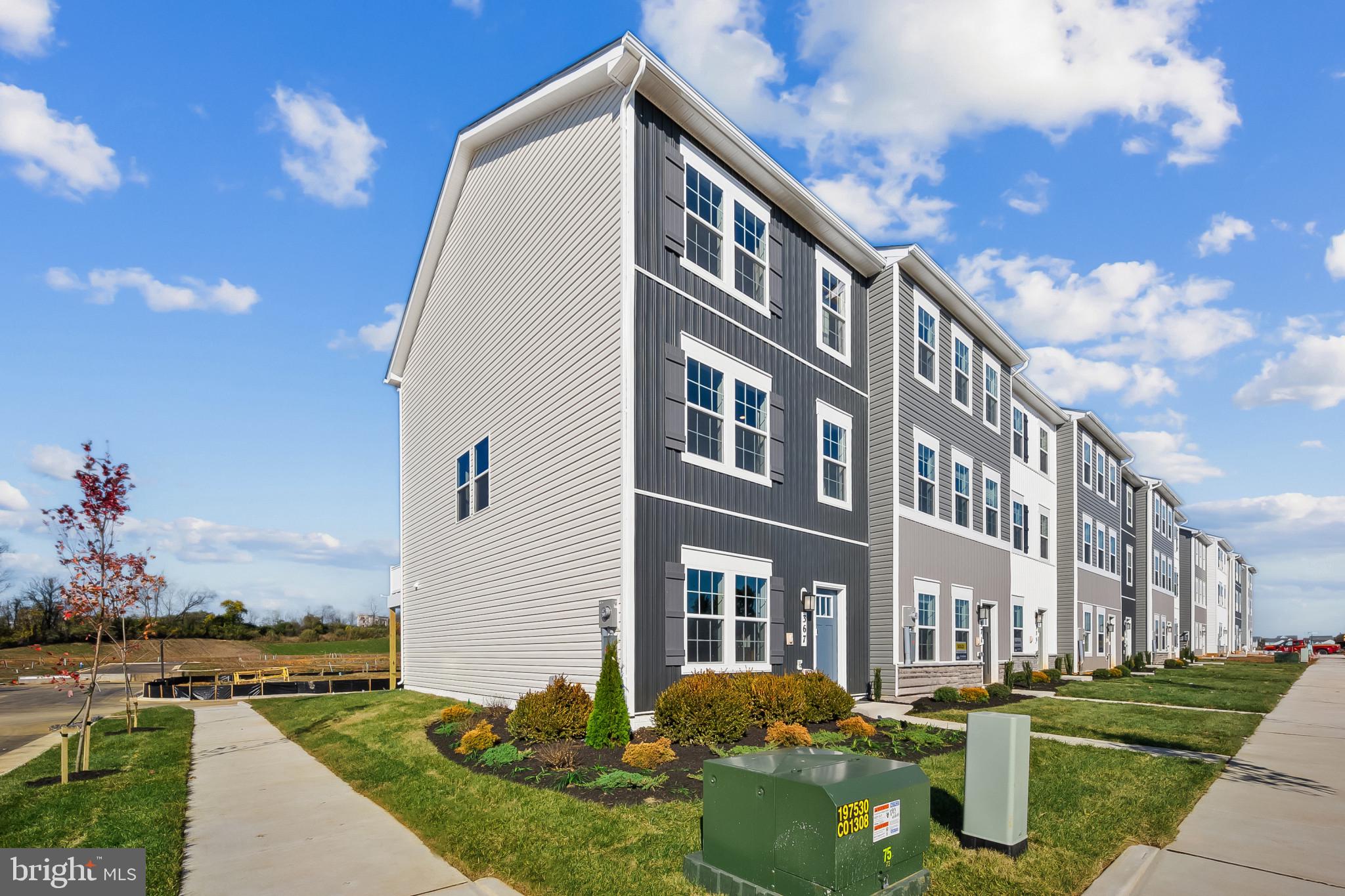 RIVERPOINTE - Residential