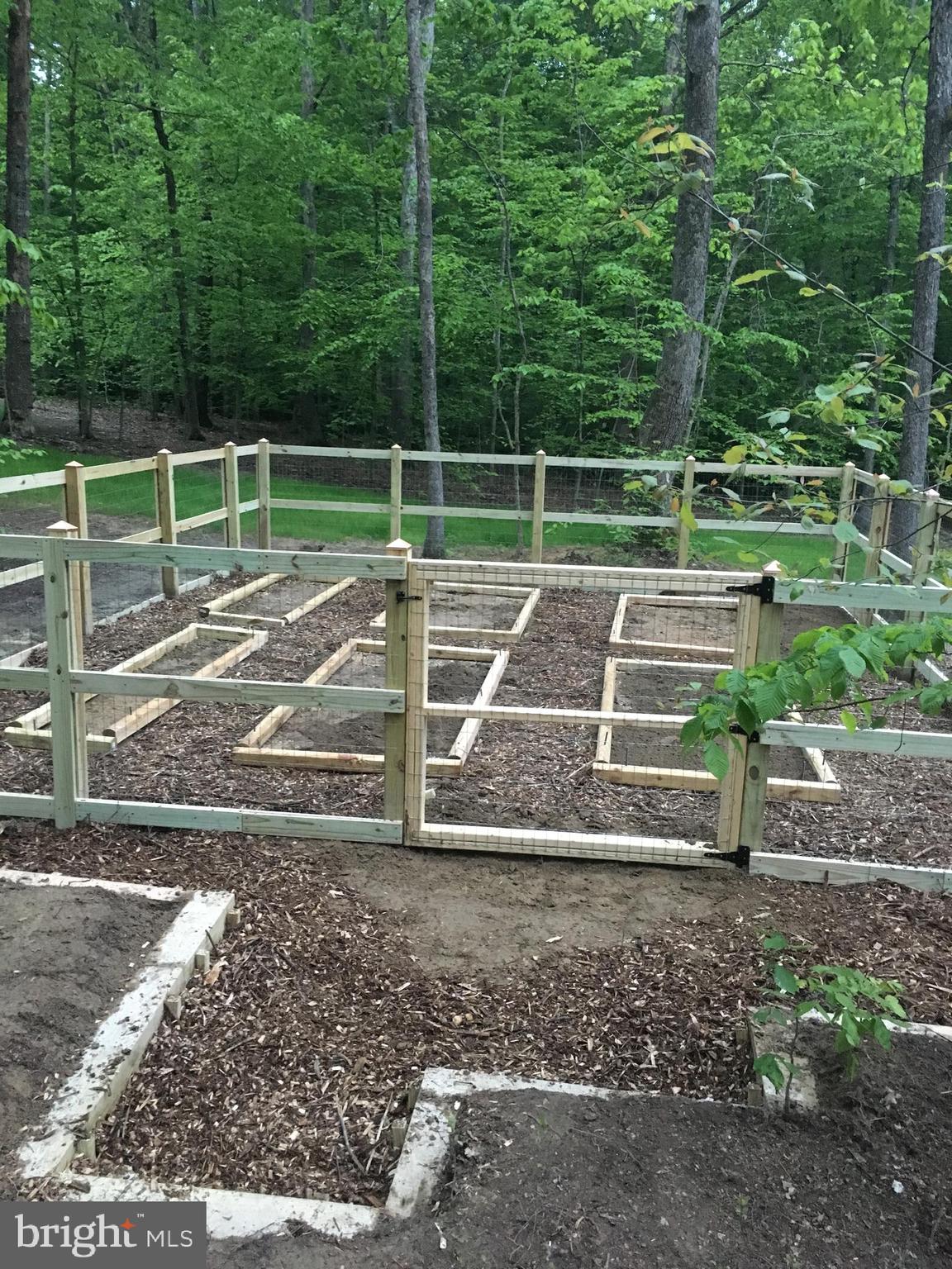 DOE RUN ESTATES - Residential