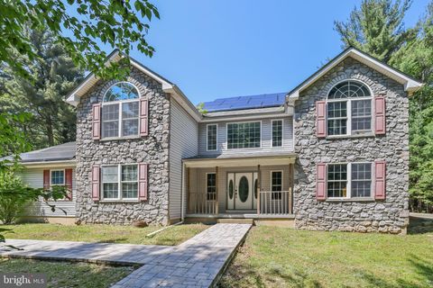 Homes For Sale - 2299 Long Acre Drive<br/> EFFORT, PA 18330