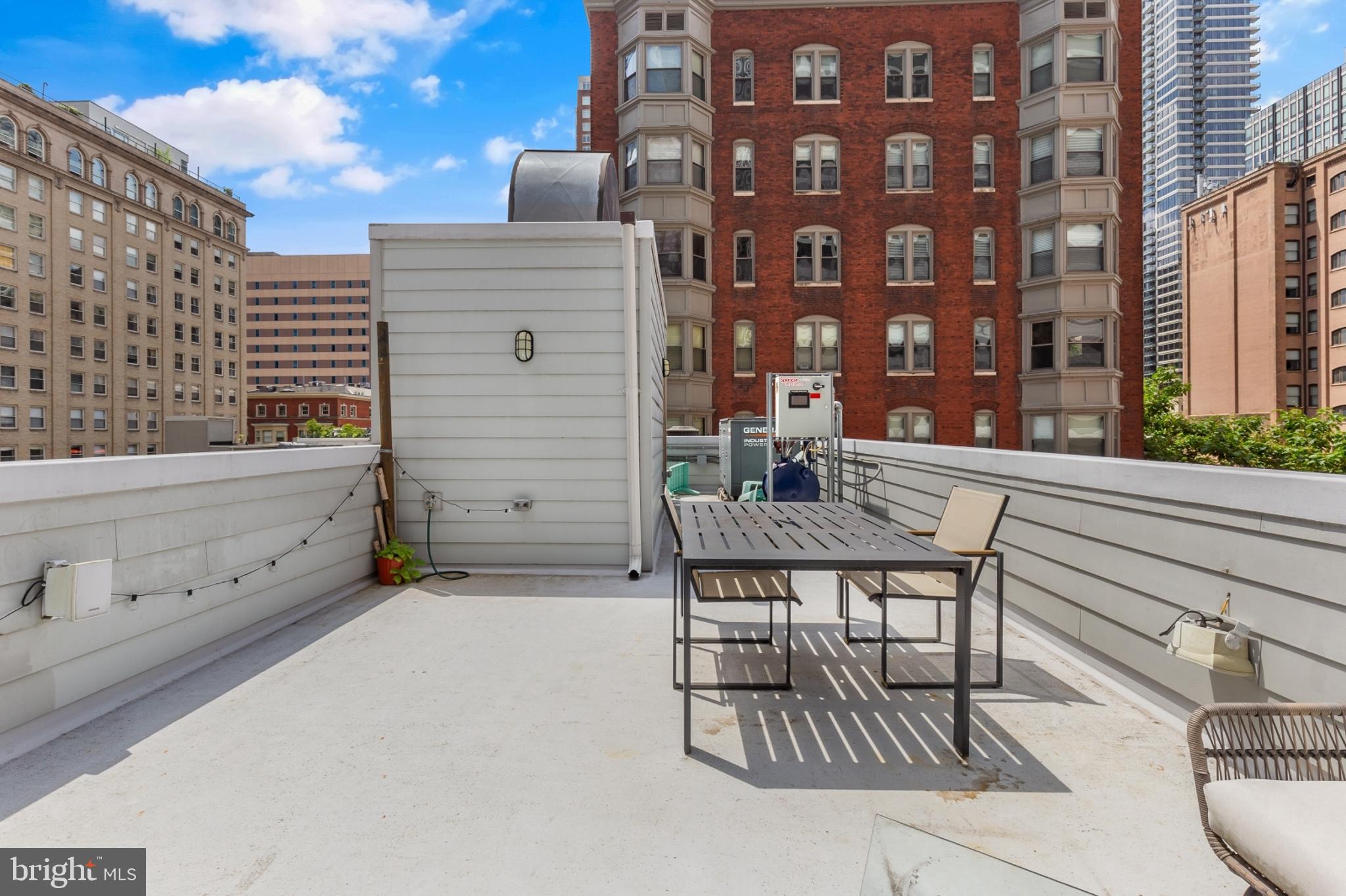 CENTER CITY - Residential Lease