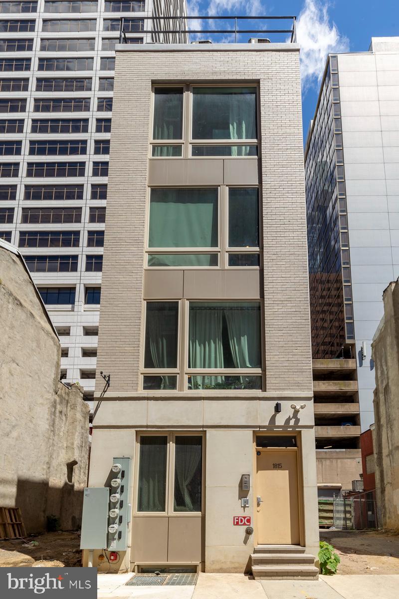 CENTER CITY - Residential Lease