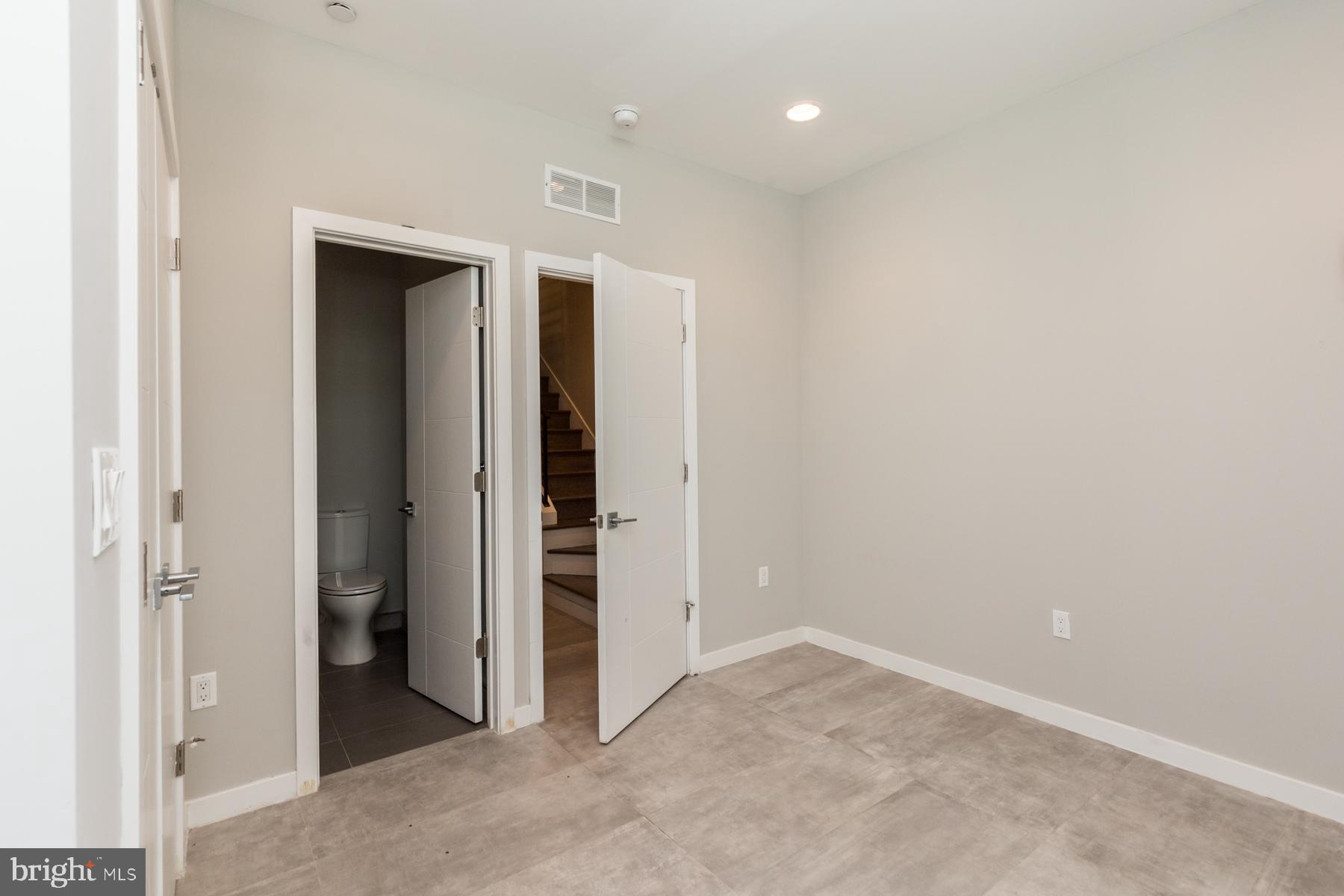 CENTER CITY - Residential Lease