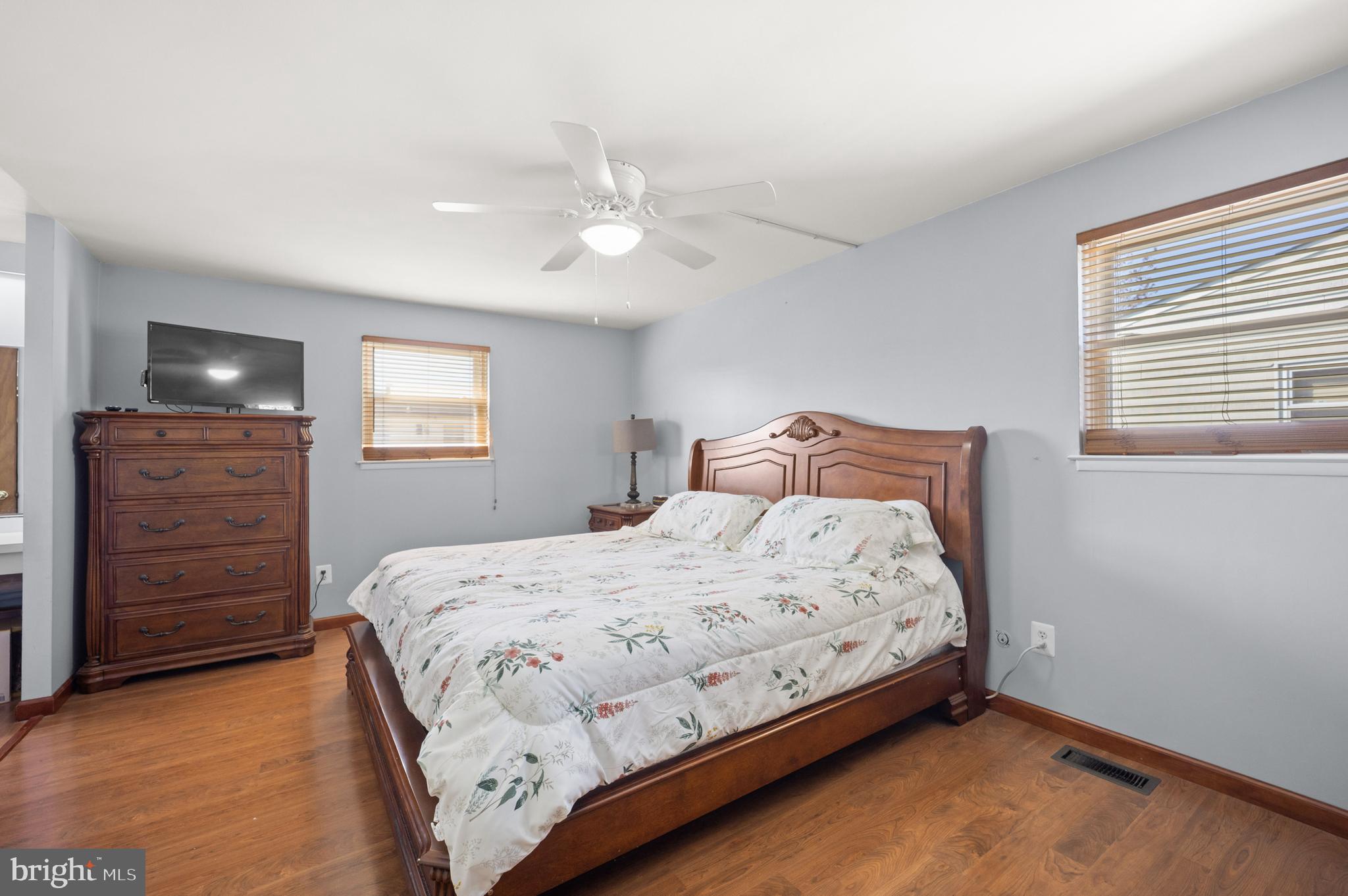 BUSTLETON - Residential