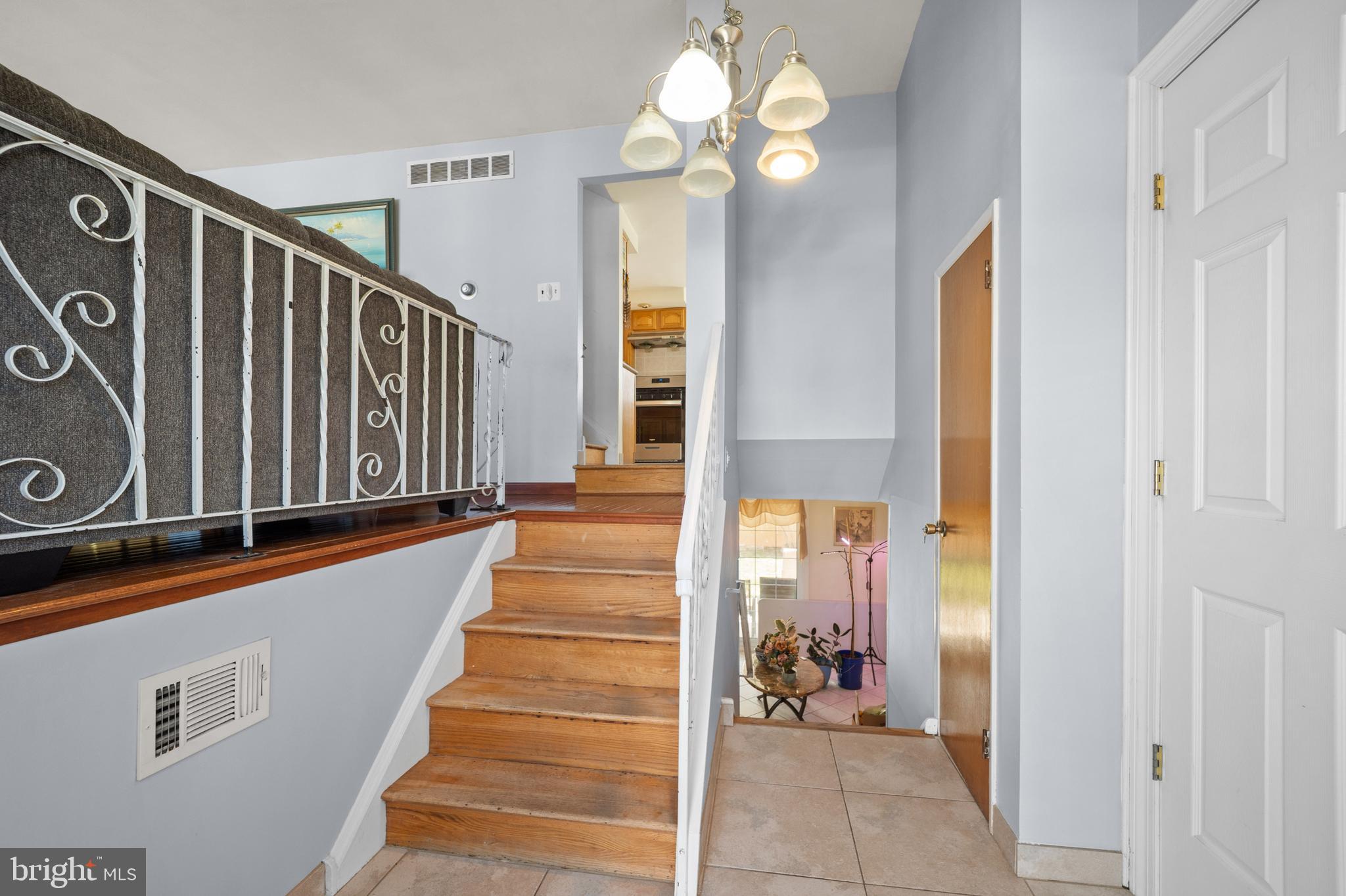 BUSTLETON - Residential