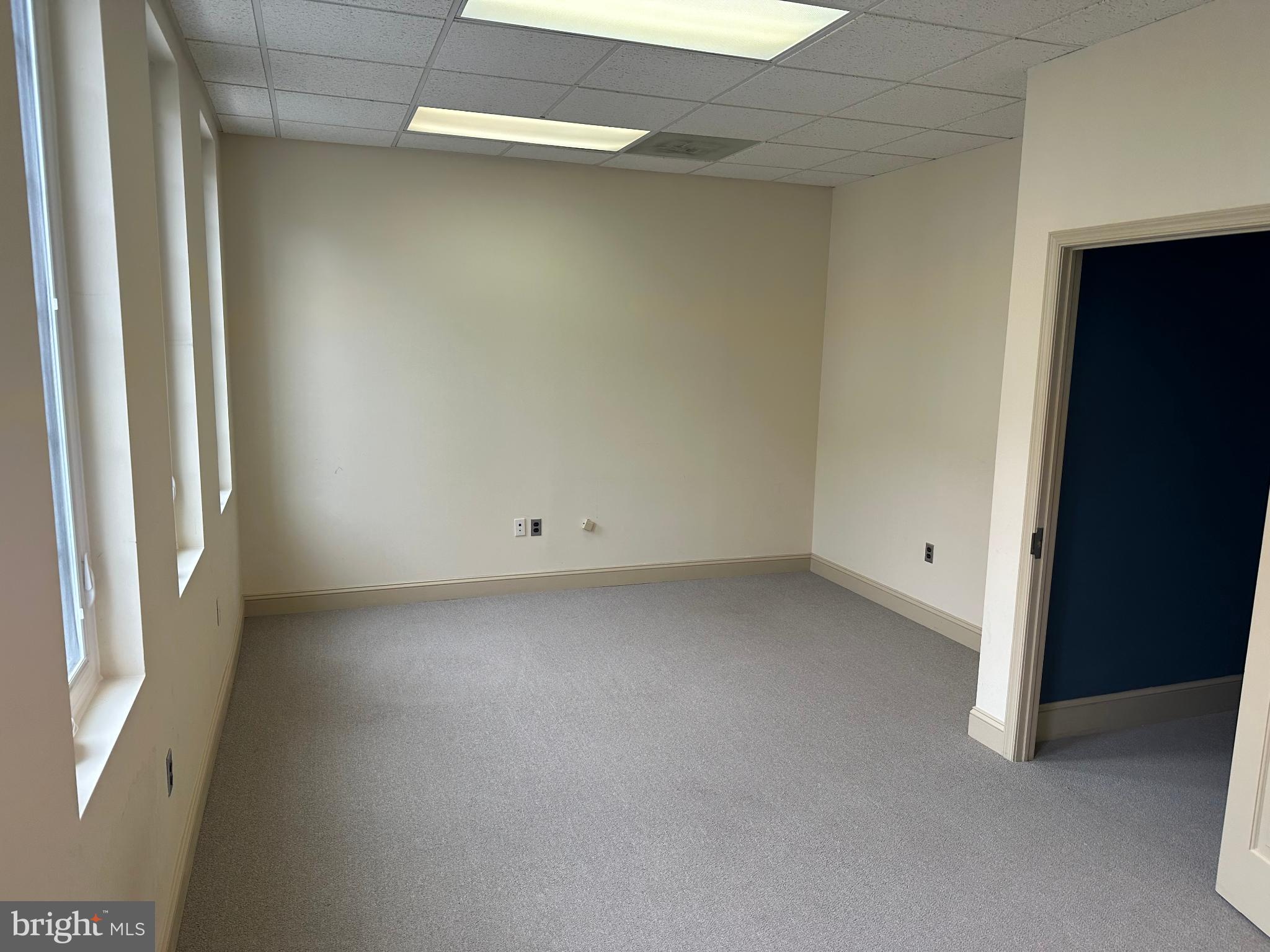 FAIRFAX COMMONS - Commercial Sale