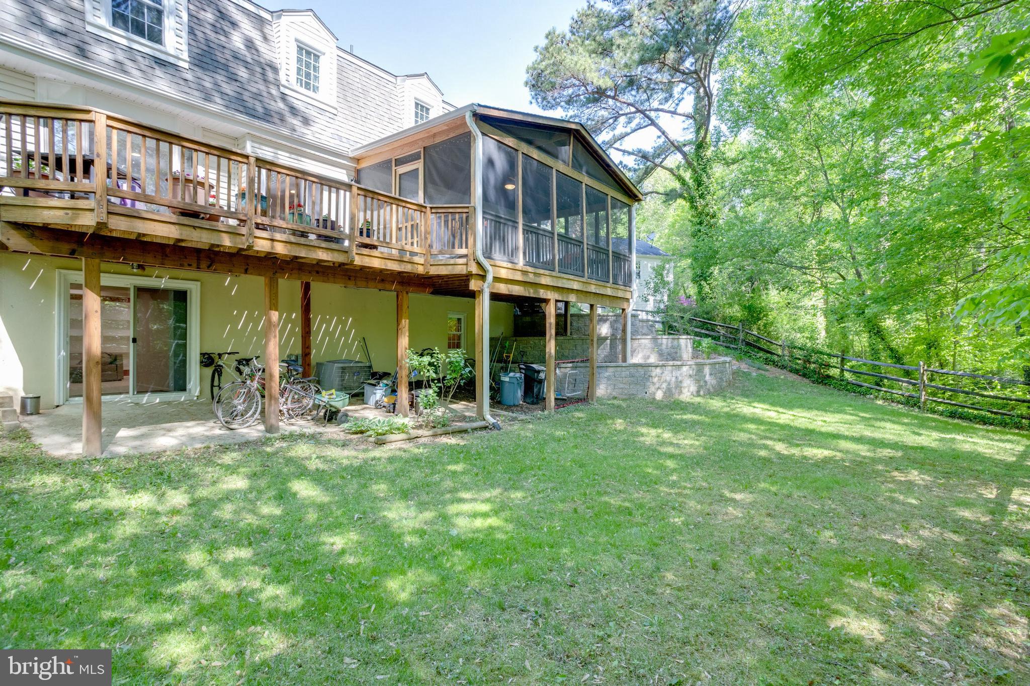 8801 AQUARY COURT