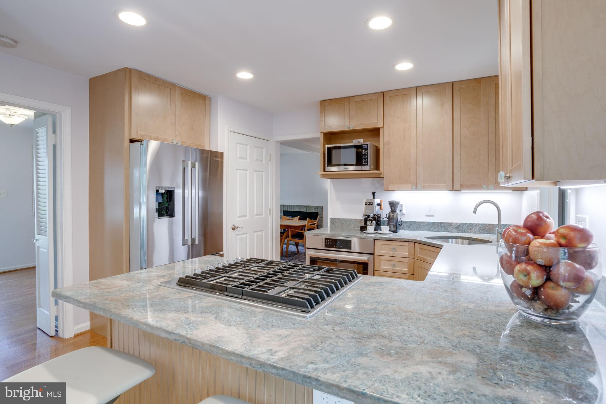 8801 AQUARY COURT