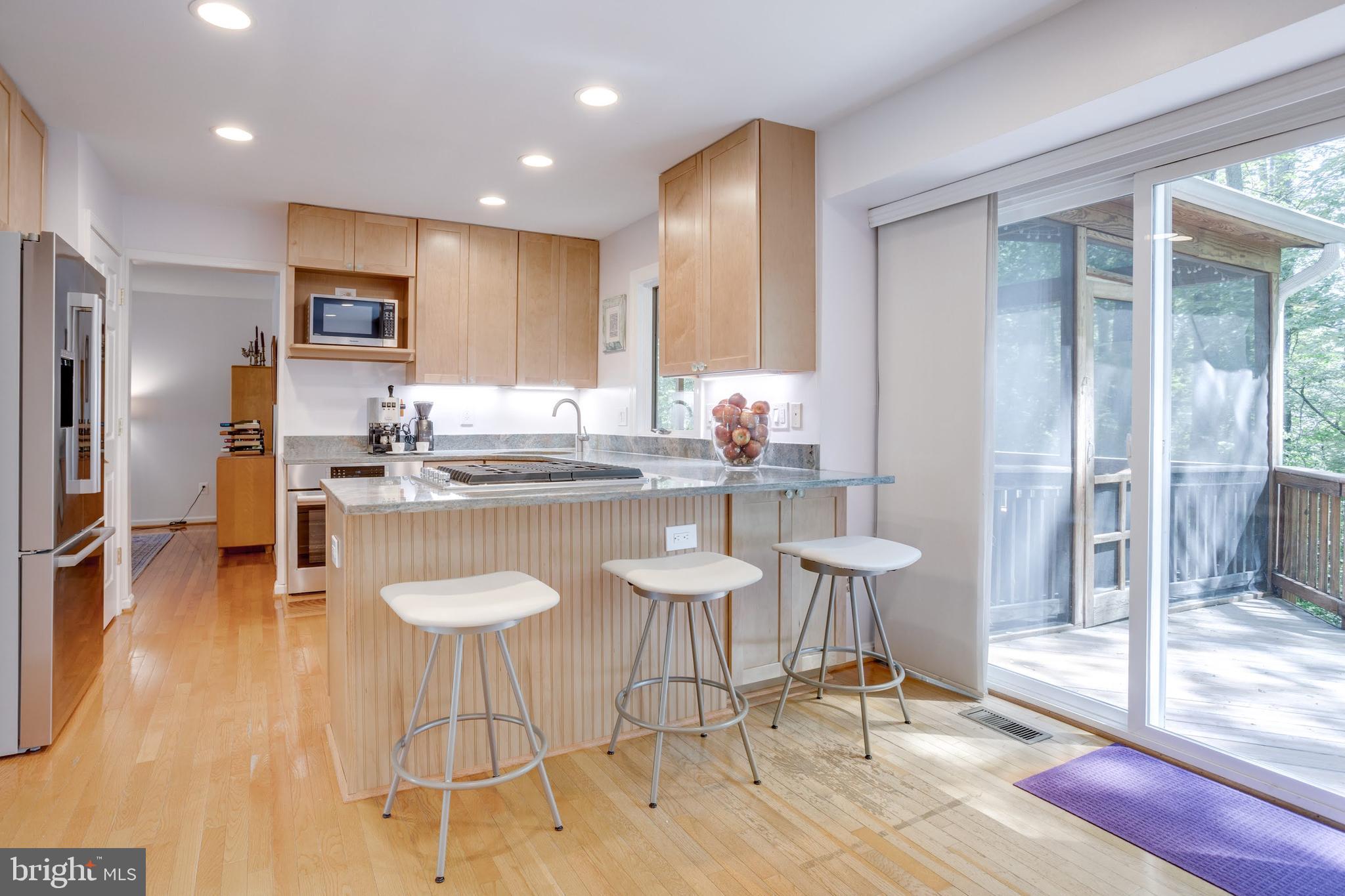 8801 AQUARY COURT