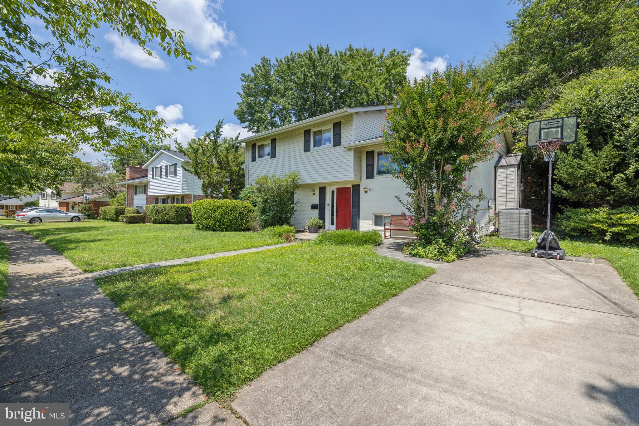 MONTROSE - Residential