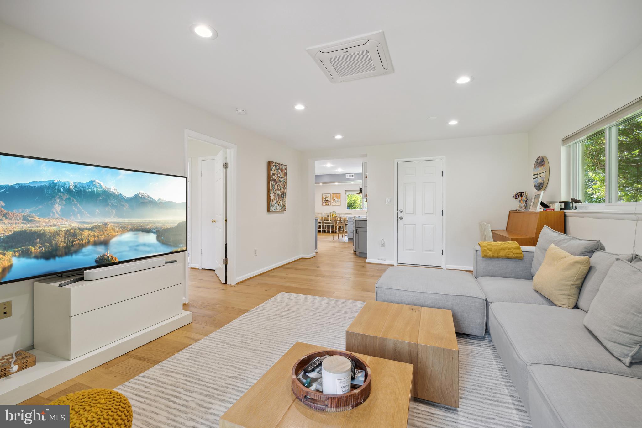 MONTROSE - Residential