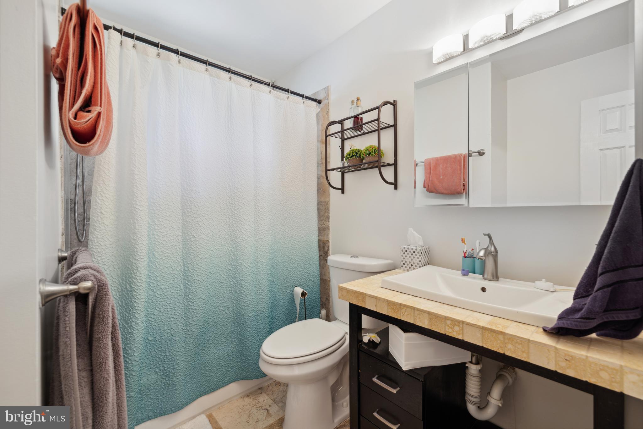 MONTROSE - Residential