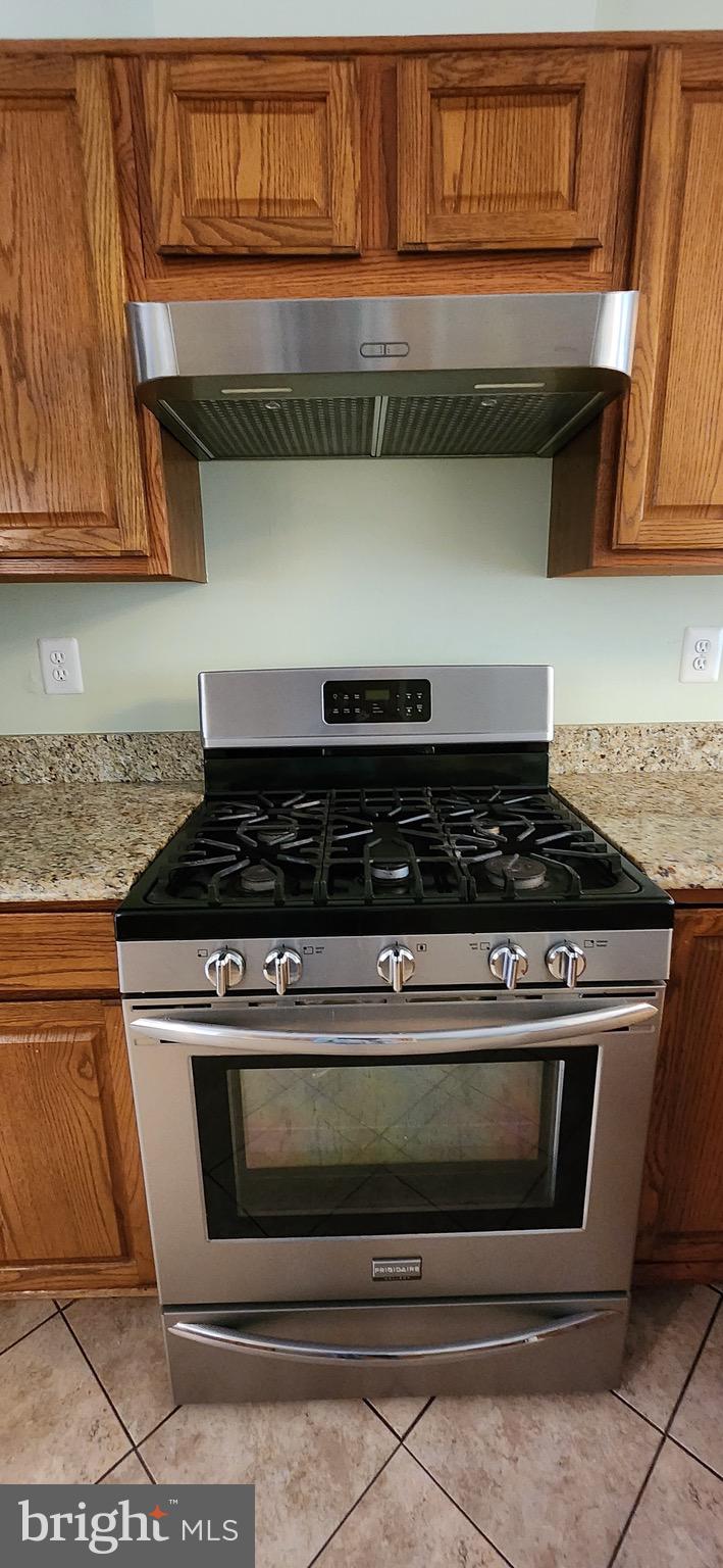 RUSSETT GREEN - Residential Lease