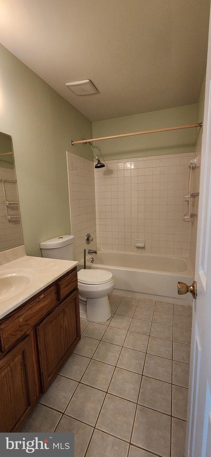 RUSSETT GREEN - Residential Lease