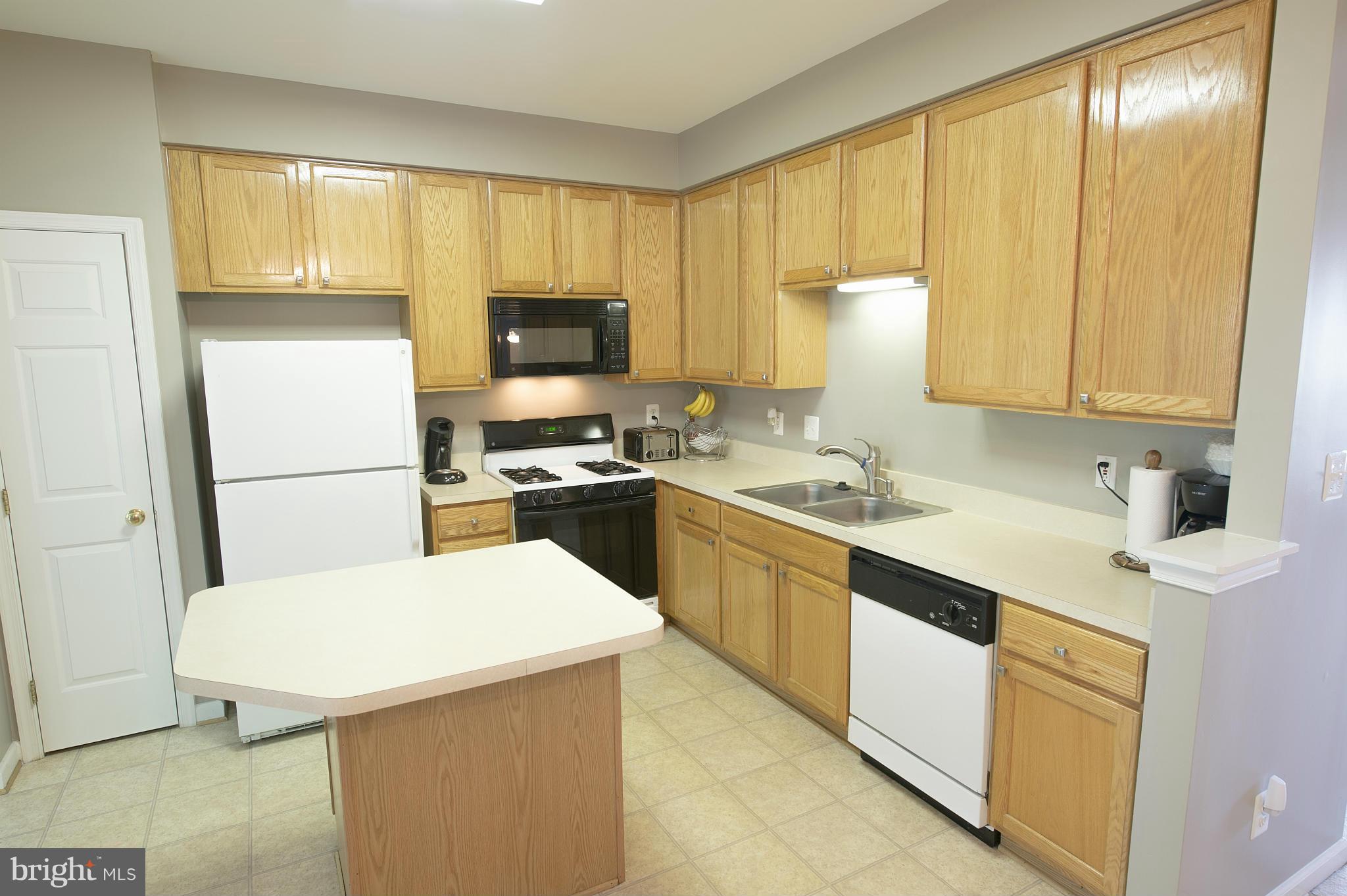 COMPTON VILLAGE - Residential