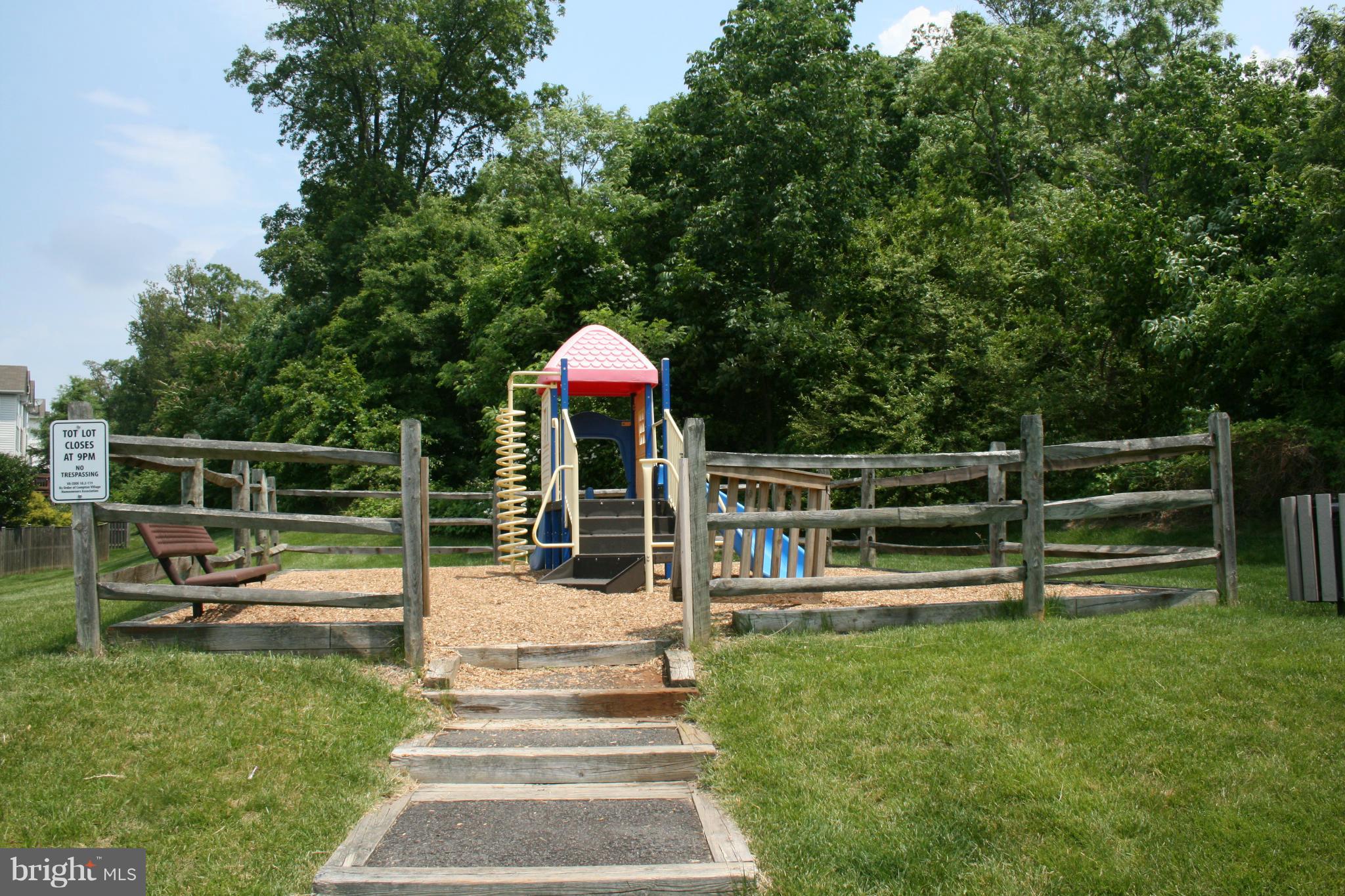 COMPTON VILLAGE - Residential