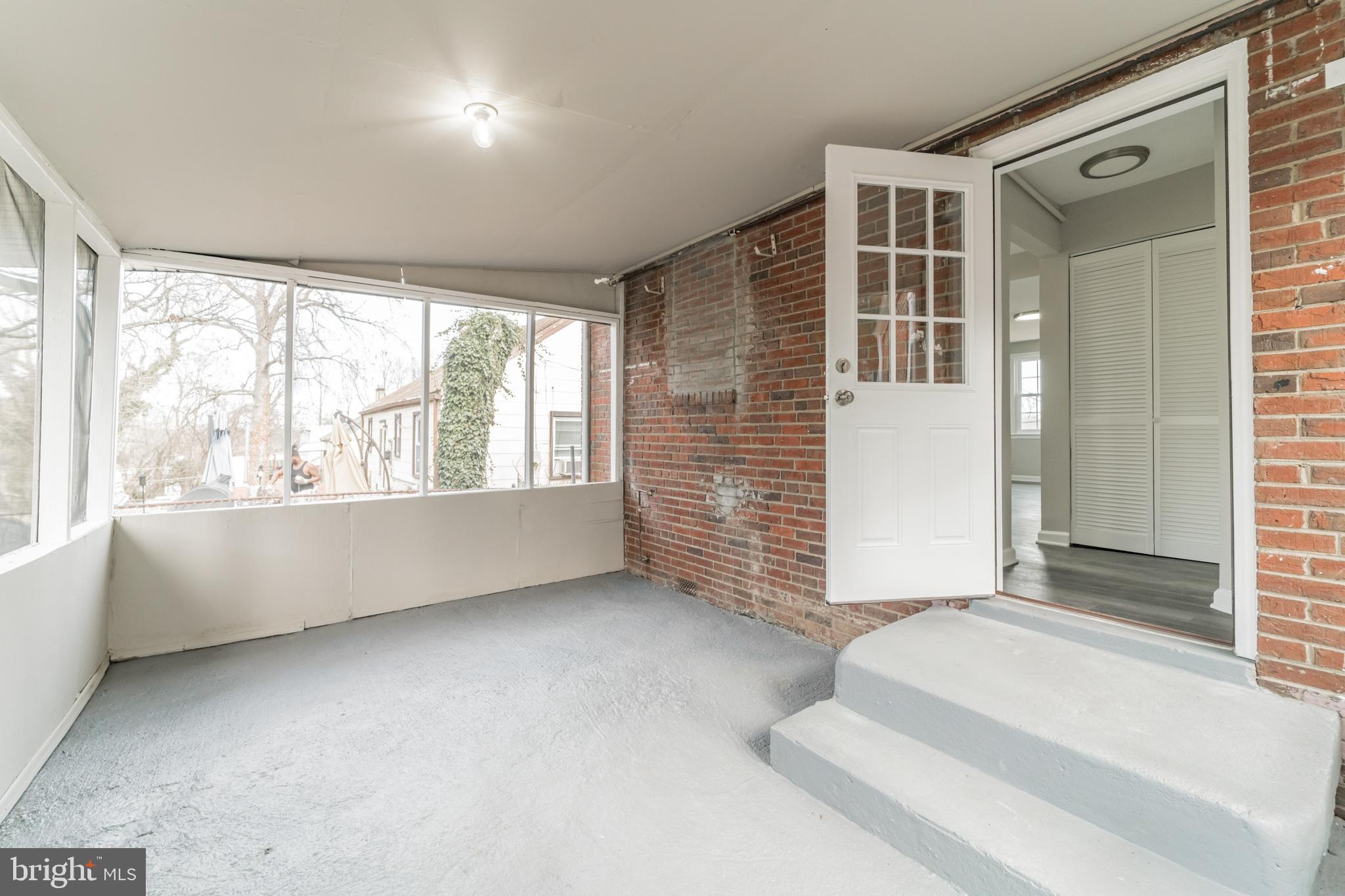 QUEENS CHAPEL MANOR - Residential