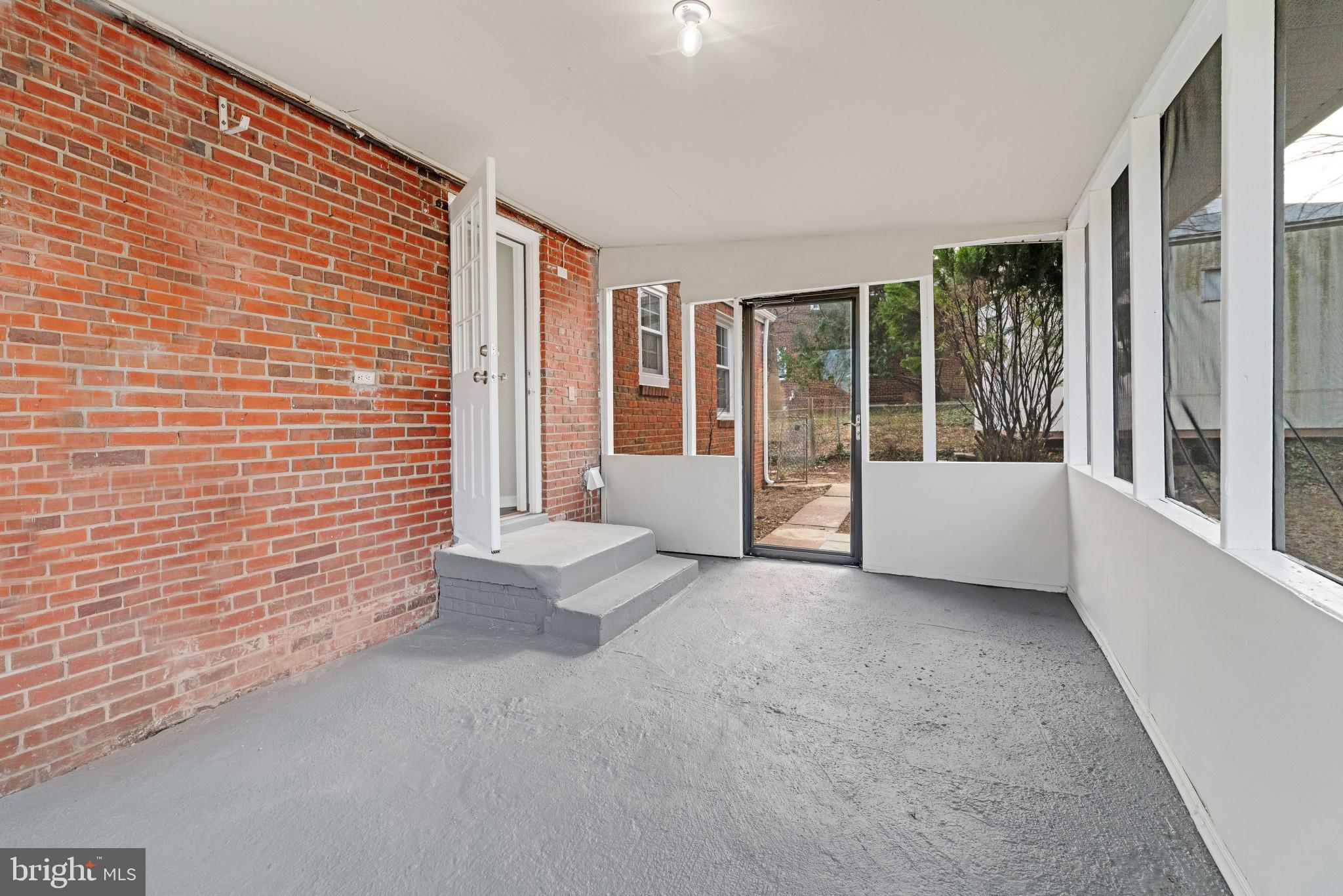 QUEENS CHAPEL MANOR - Residential