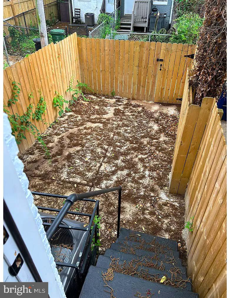 MONDAWMIN - Residential