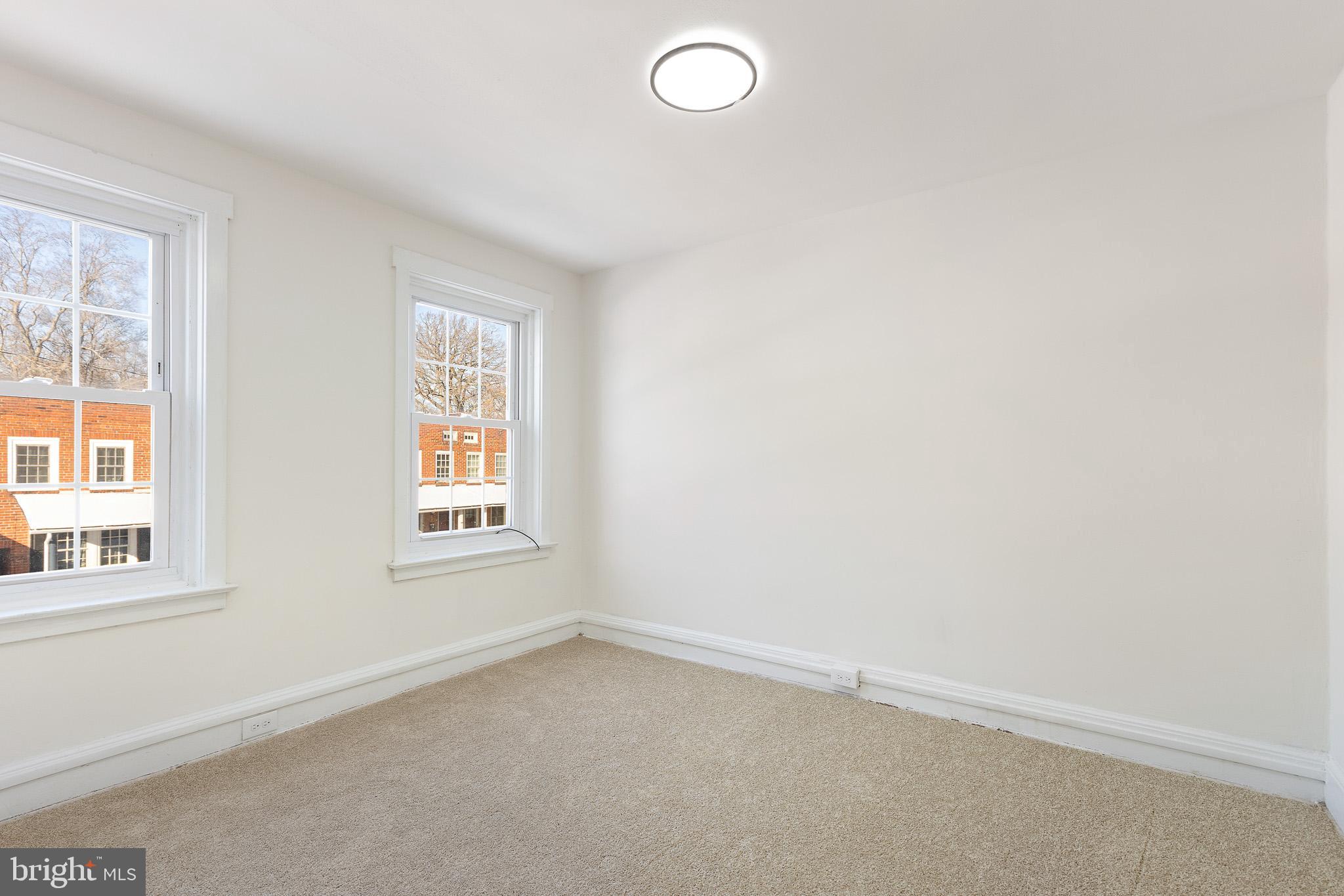 KNOLLWOOD - Residential