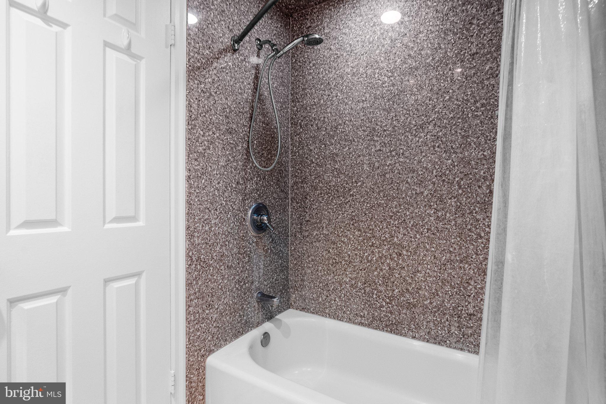 YORKSHIRE MDWS - Residential