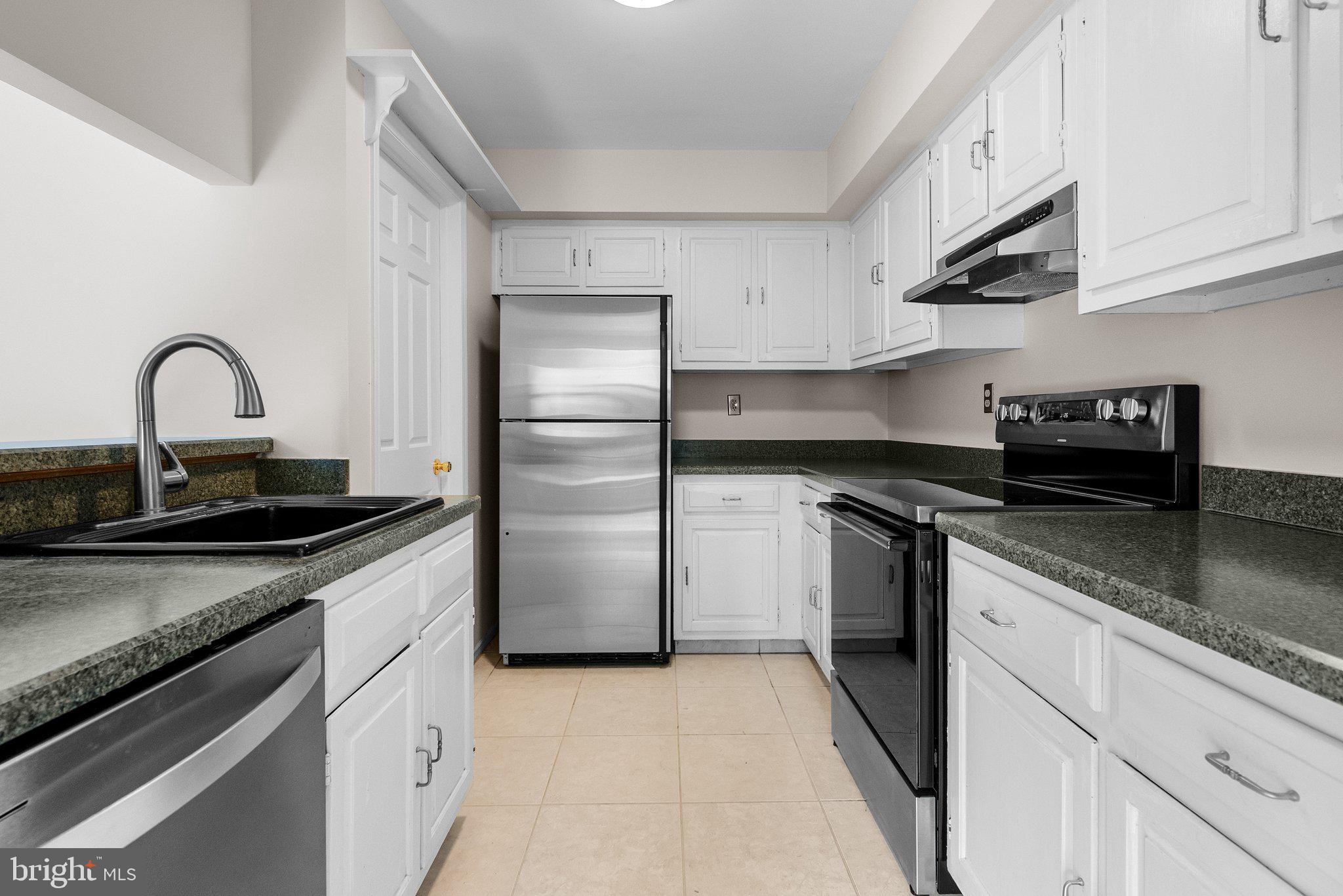 YORKSHIRE MDWS - Residential