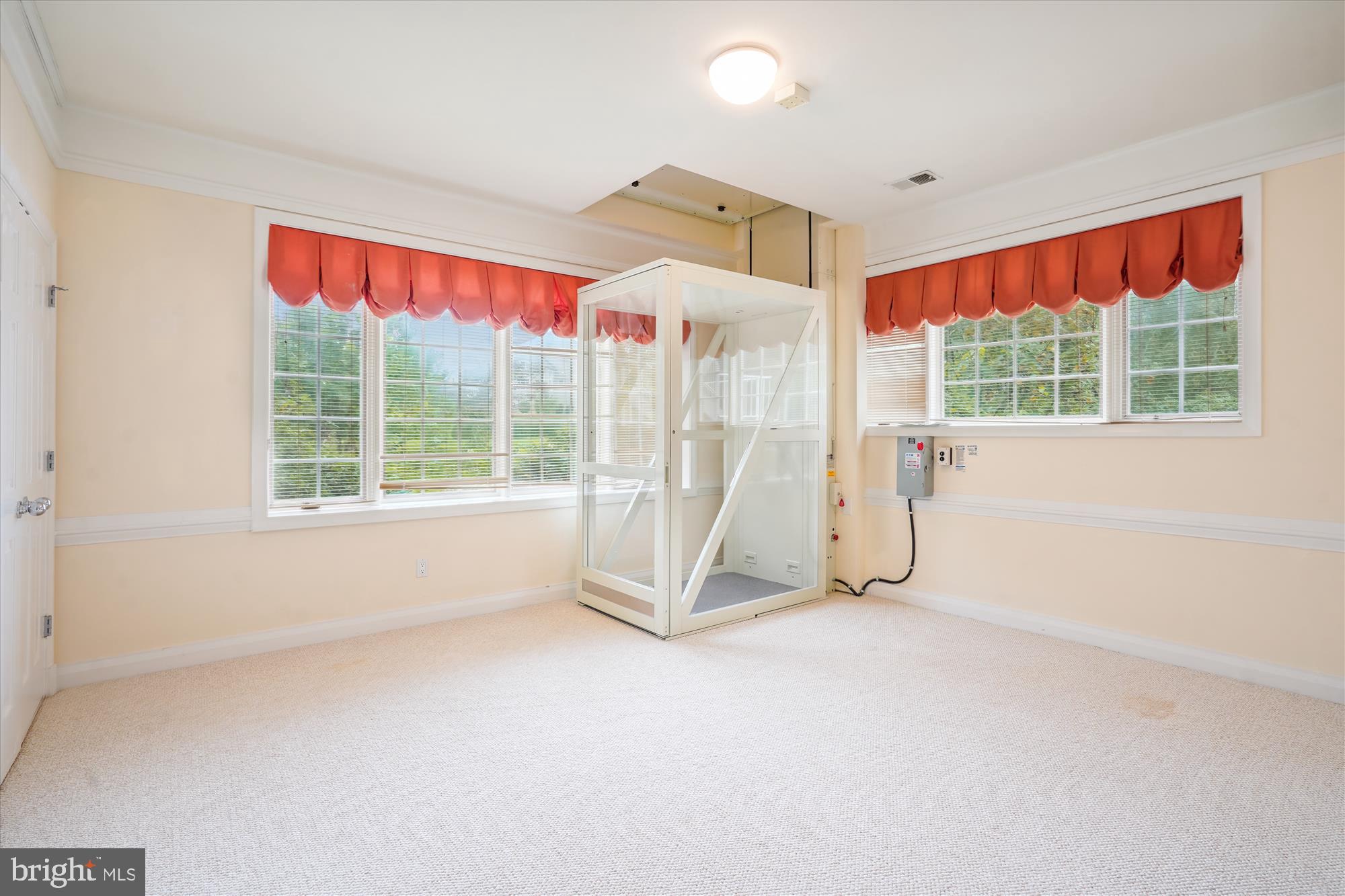 DEERFIELD POND - Residential