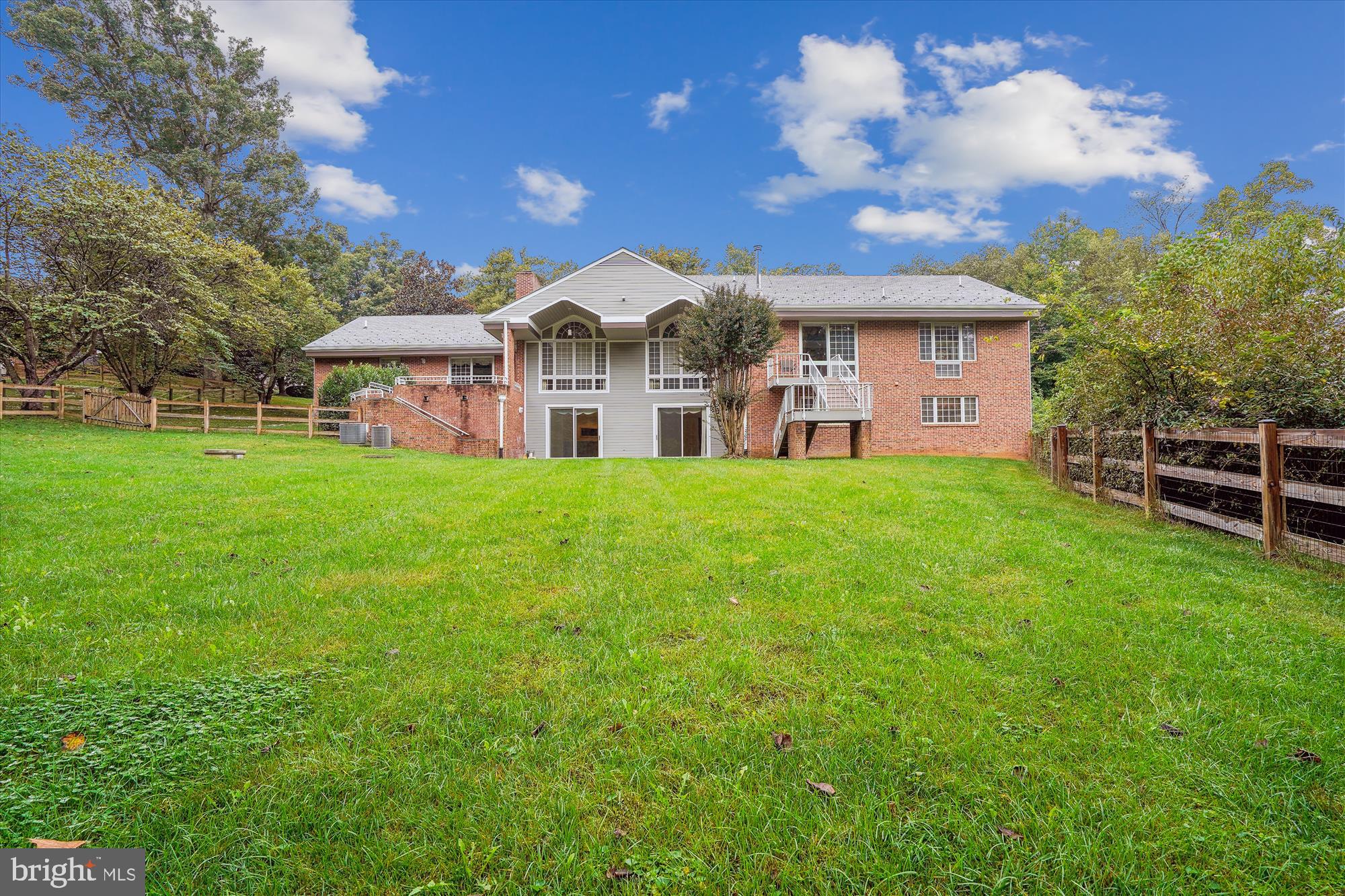 DEERFIELD POND - Residential