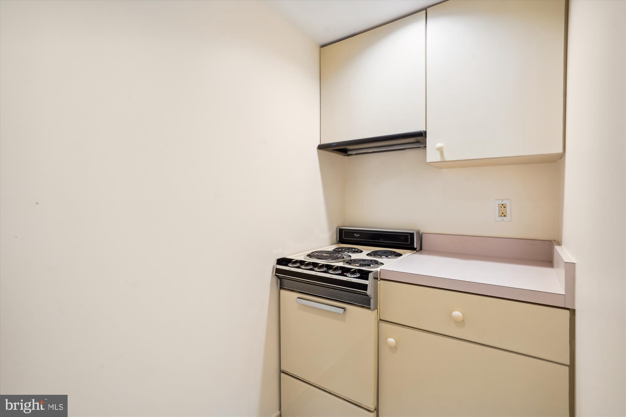 DEERFIELD POND - Residential