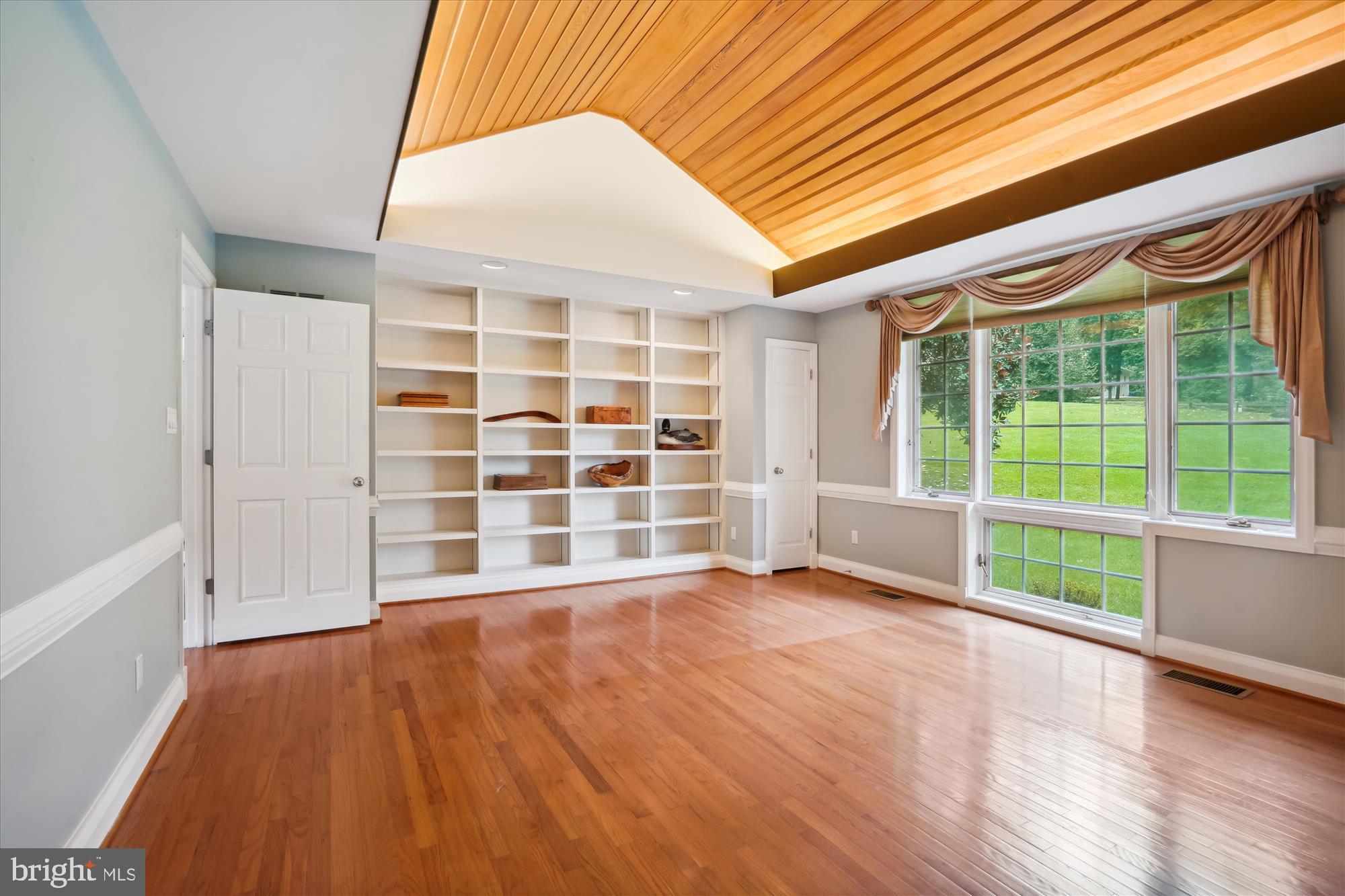 DEERFIELD POND - Residential