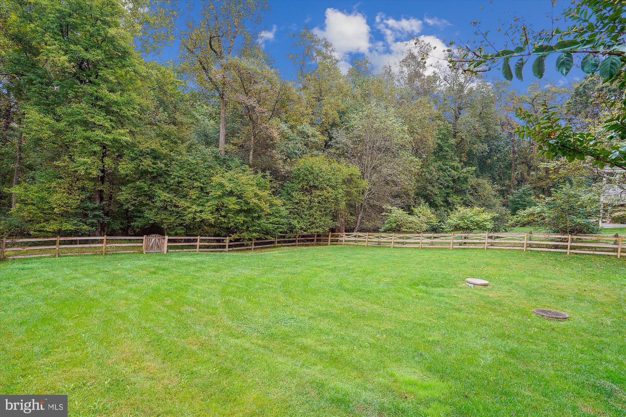 DEERFIELD POND - Residential