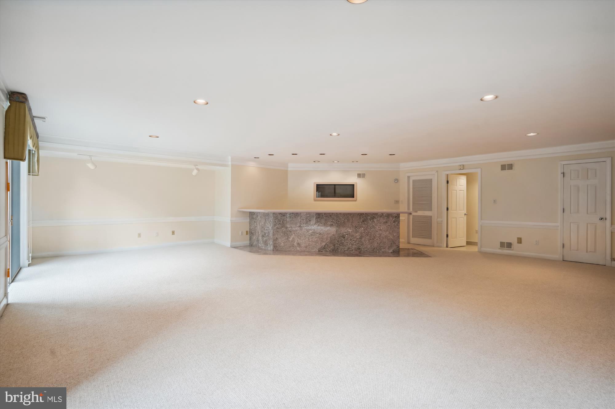 DEERFIELD POND - Residential