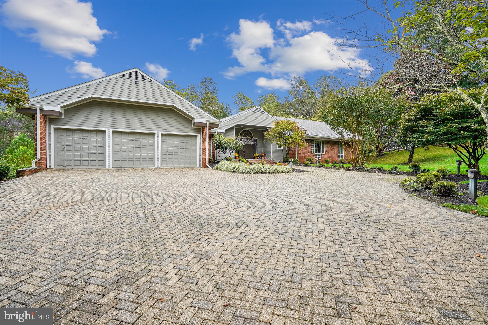 DEERFIELD POND - Residential