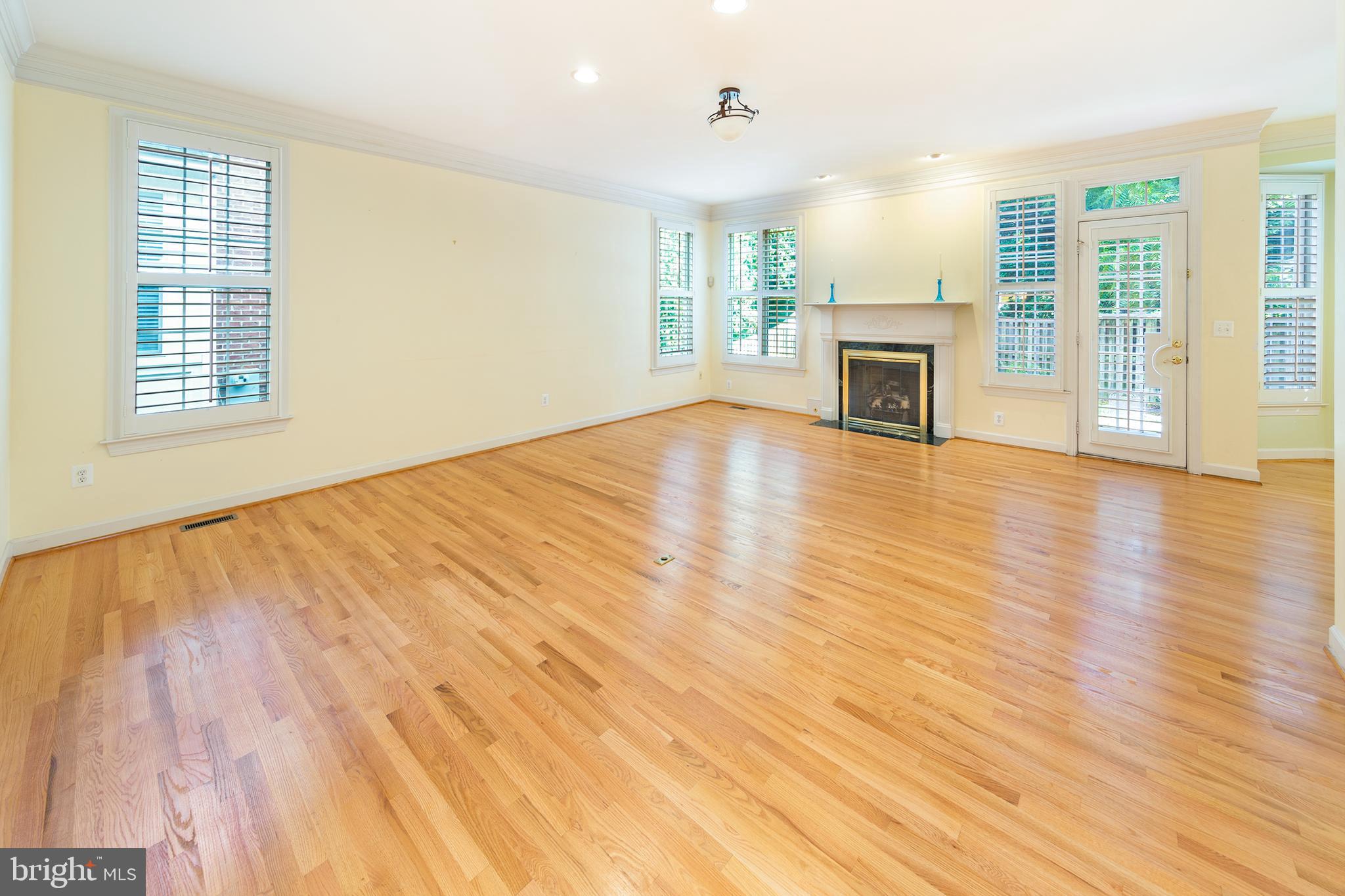 LAMBIANCE OF MCLEAN - Residential