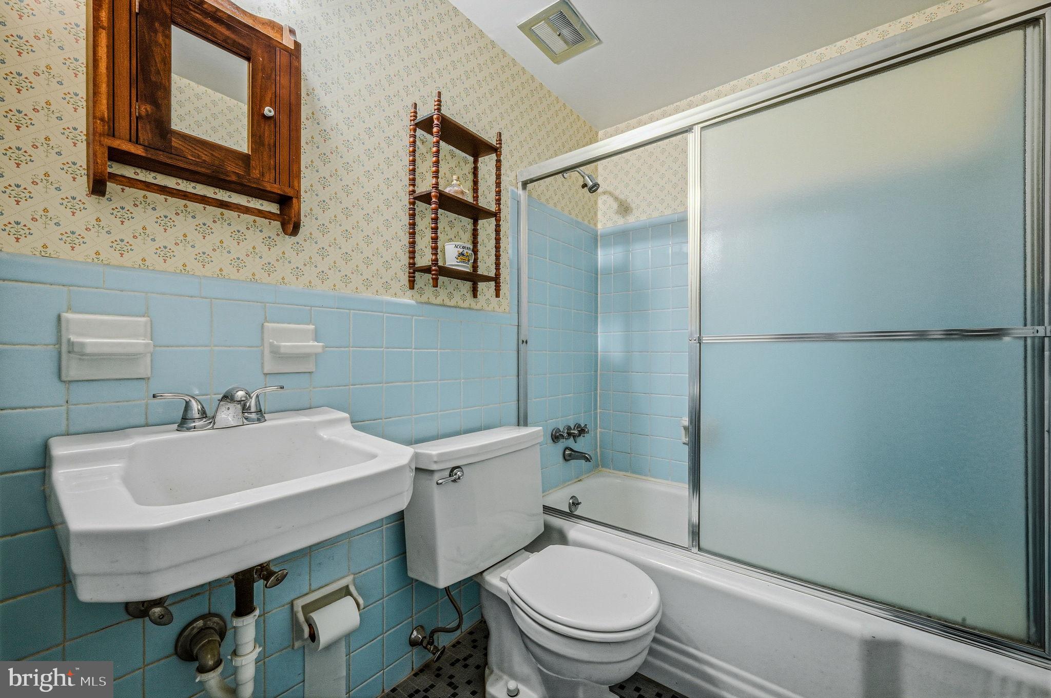 GRAYLYN CREST - Residential